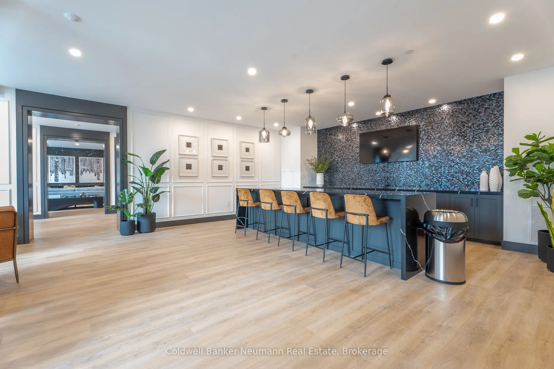 1882 Gordon Street #521