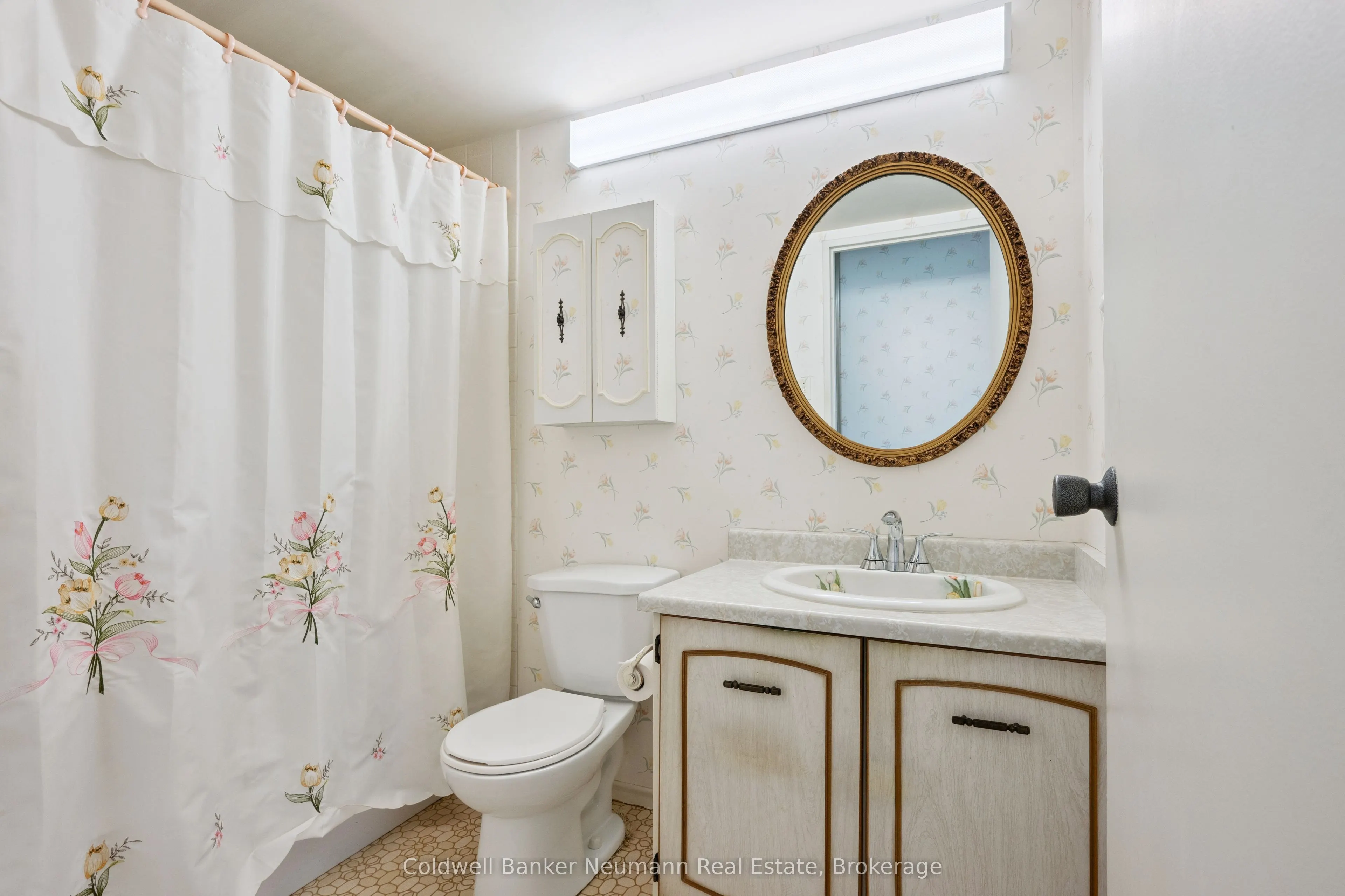 23 Woodlawn Road E #305