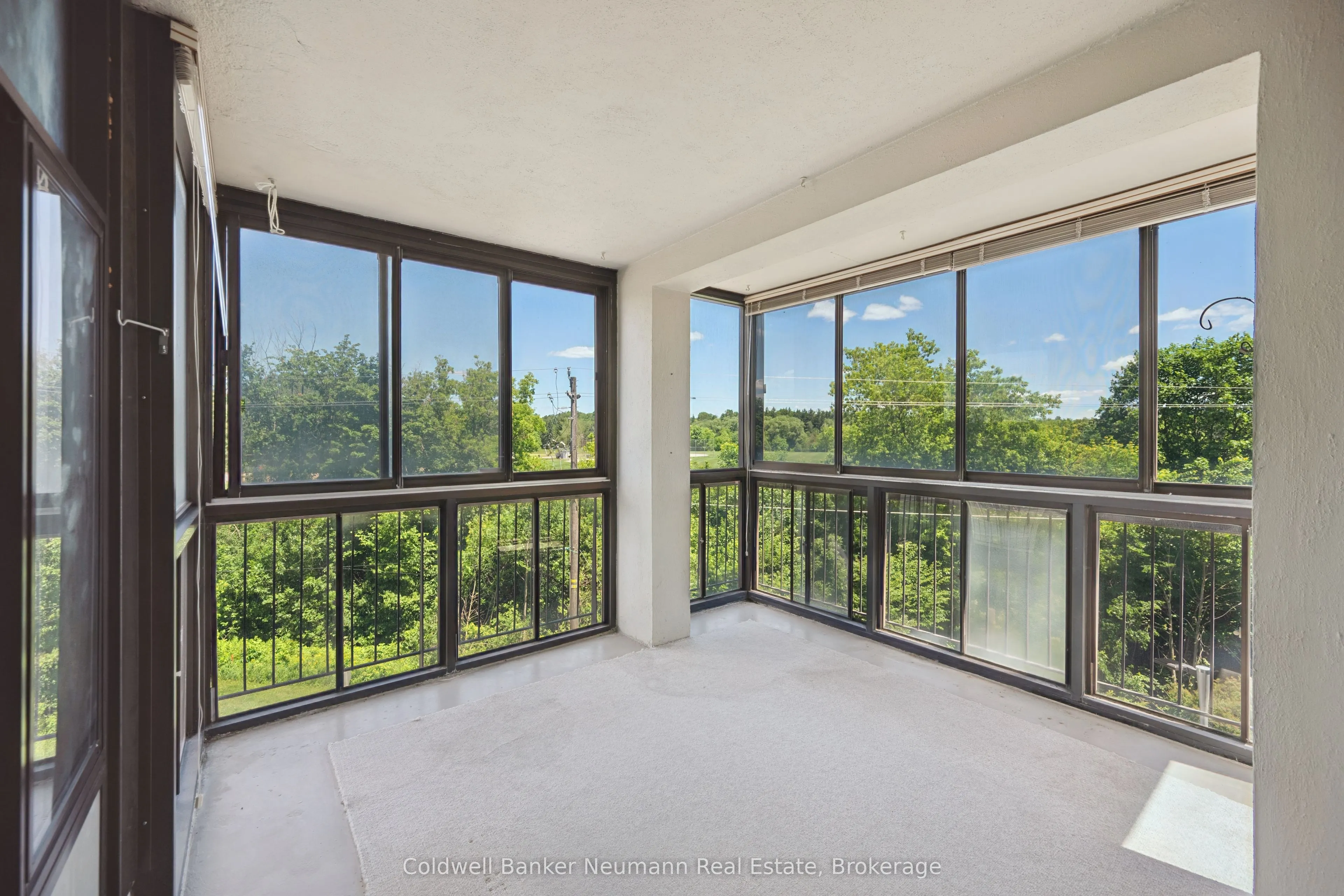 23 Woodlawn Road E #305