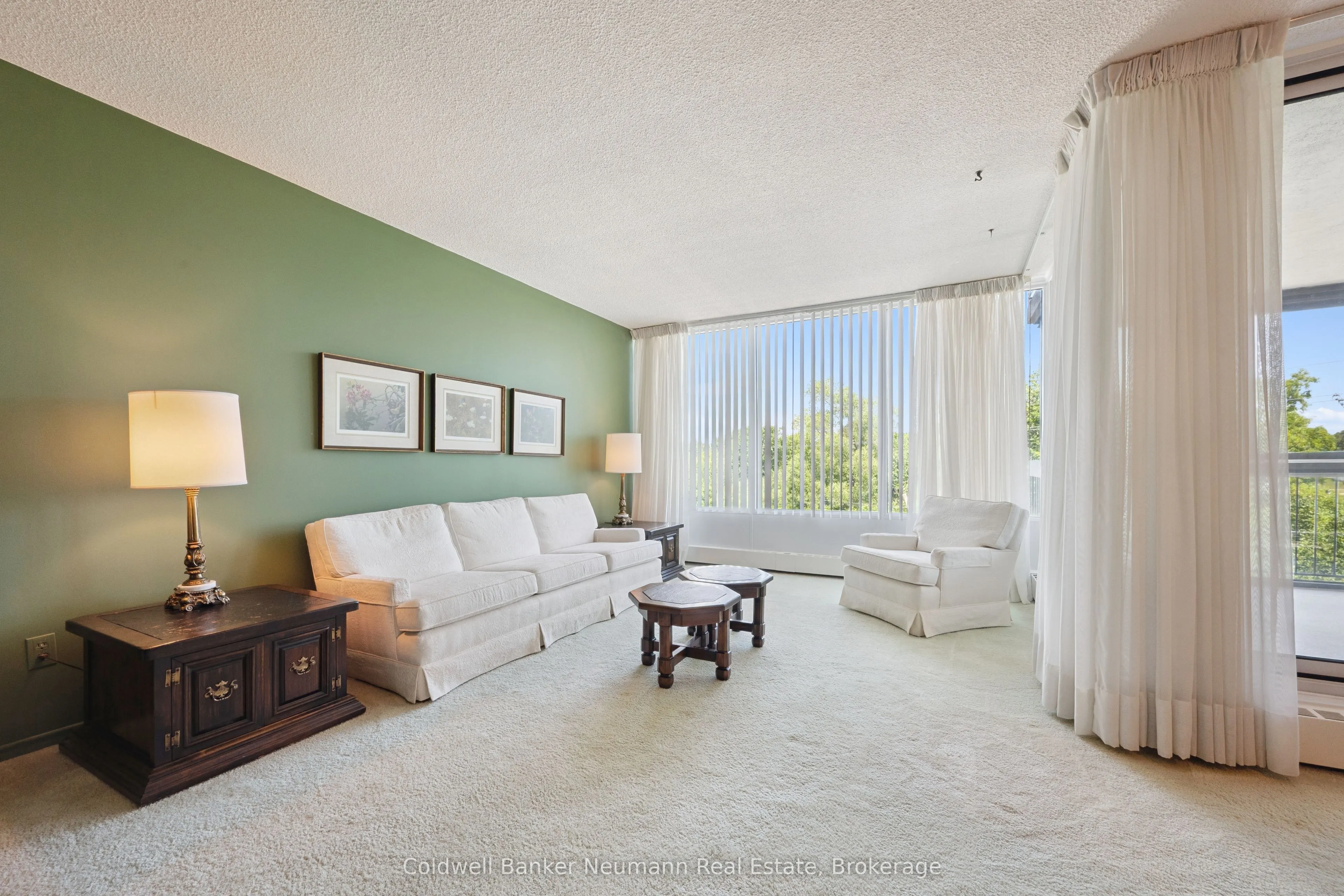 23 Woodlawn Road E #305