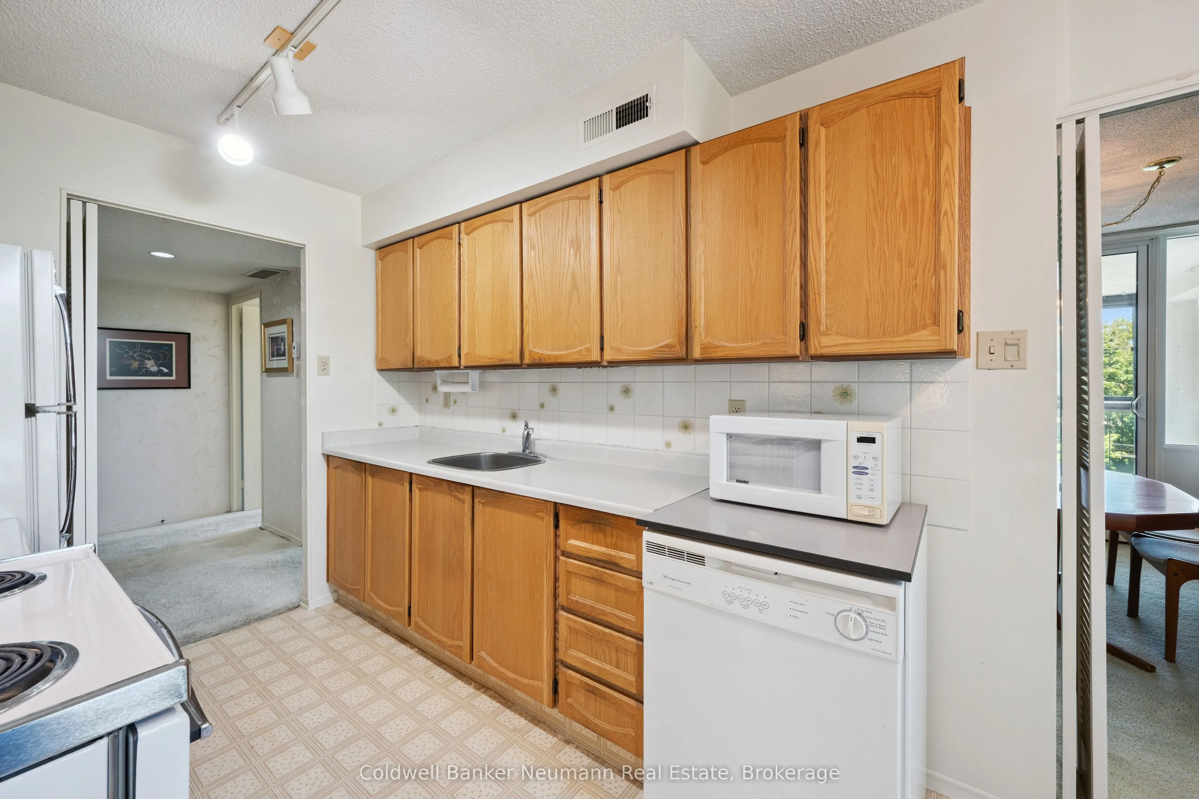 23 Woodlawn Road E #305