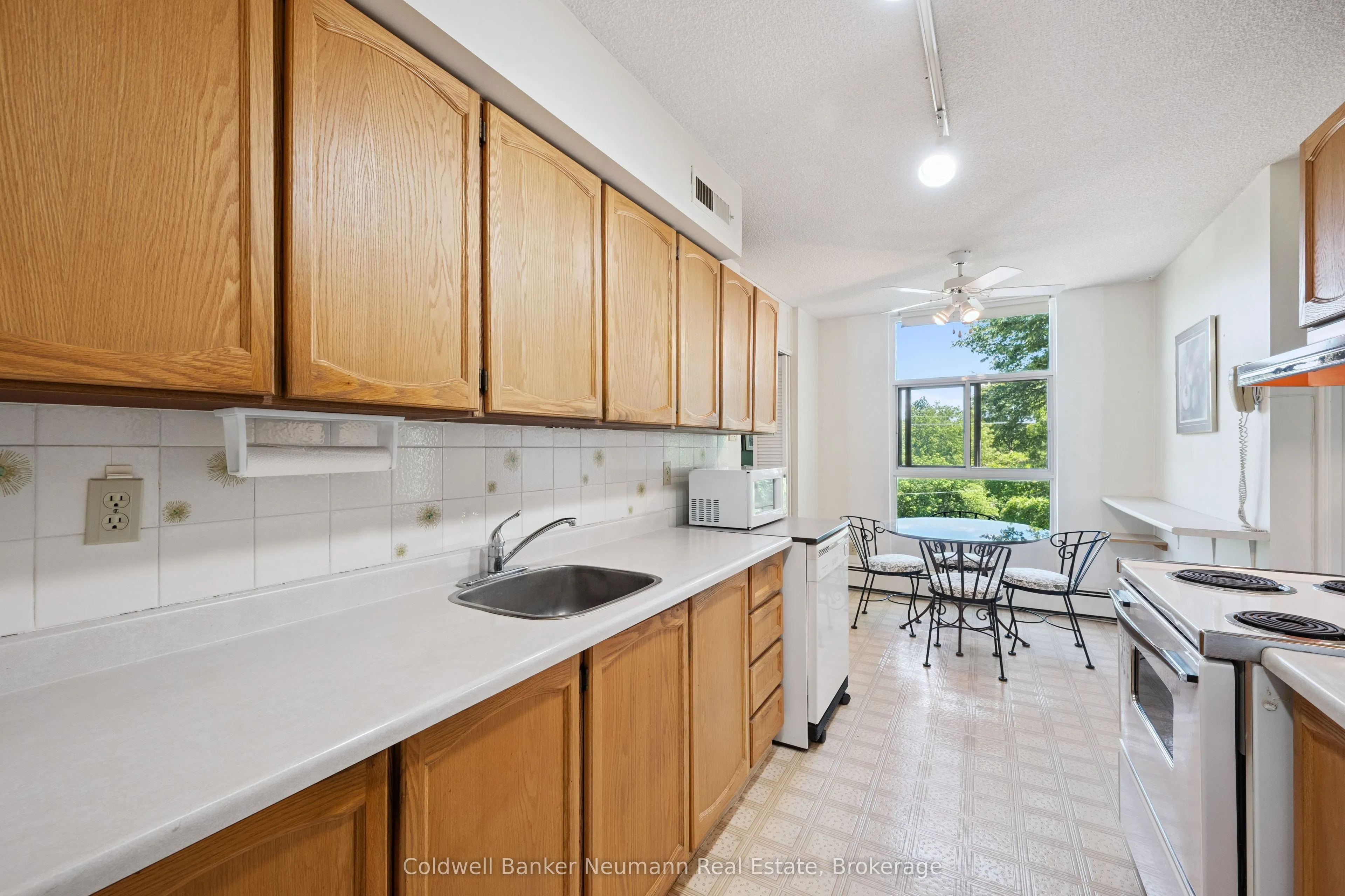 23 Woodlawn Road E #305
