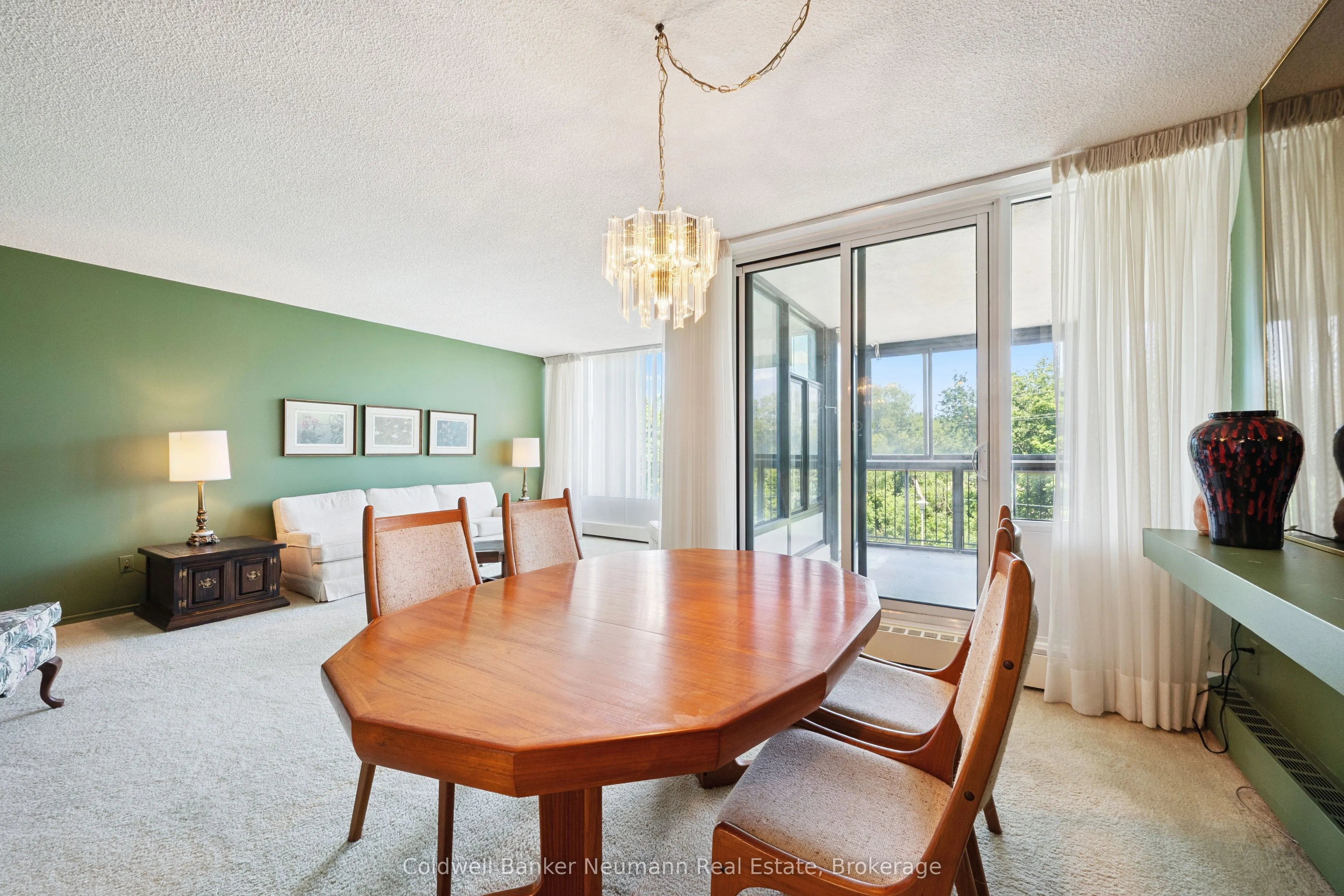23 Woodlawn Road E #305