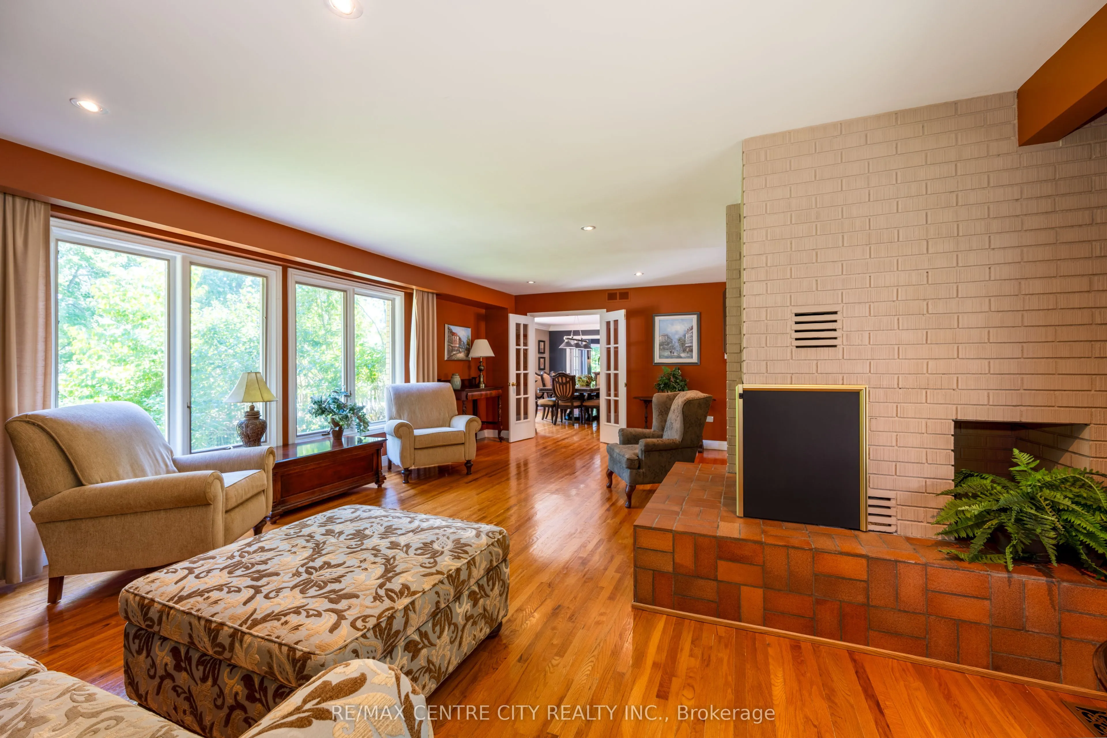 255 MILL POND Crescent