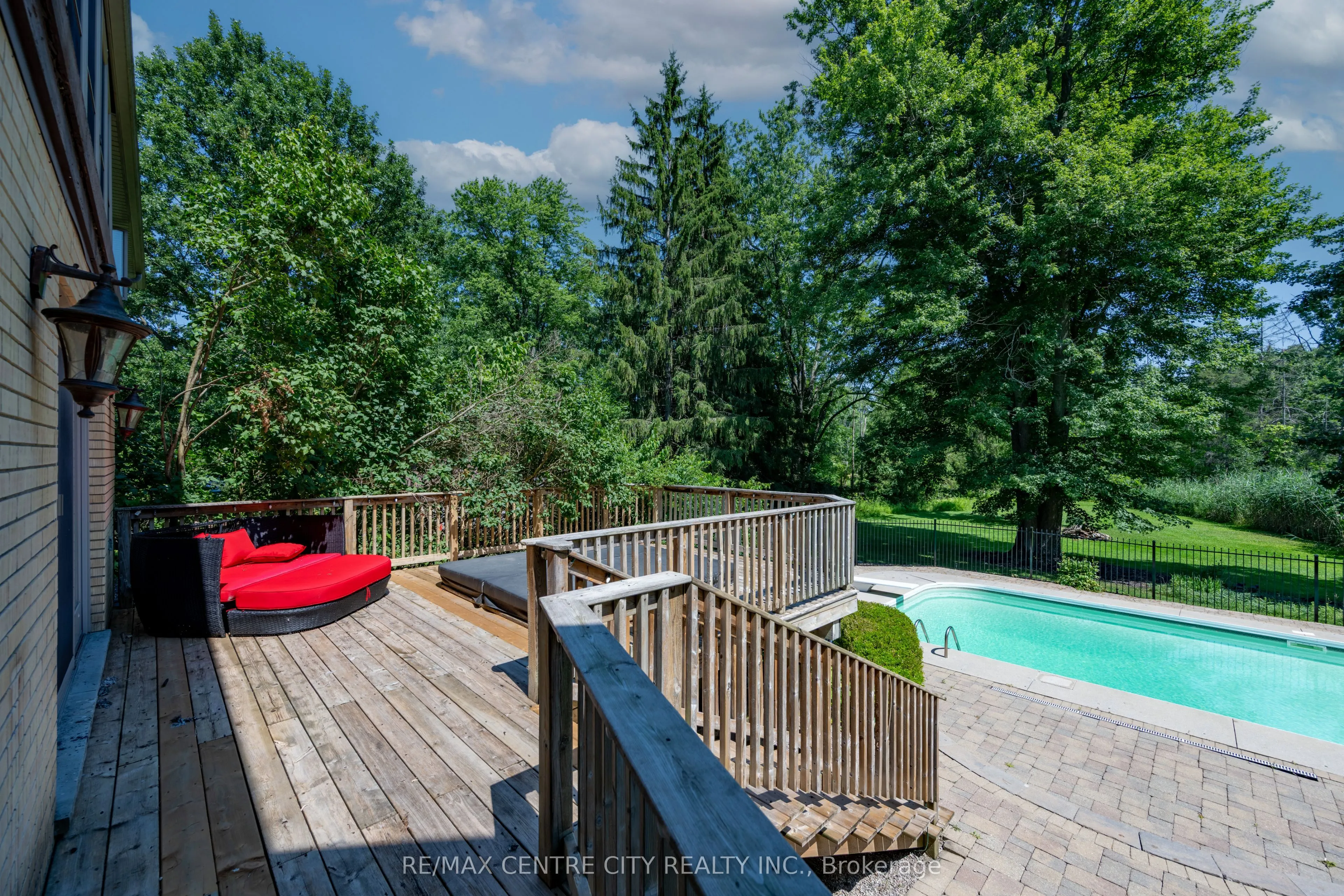 255 MILL POND Crescent