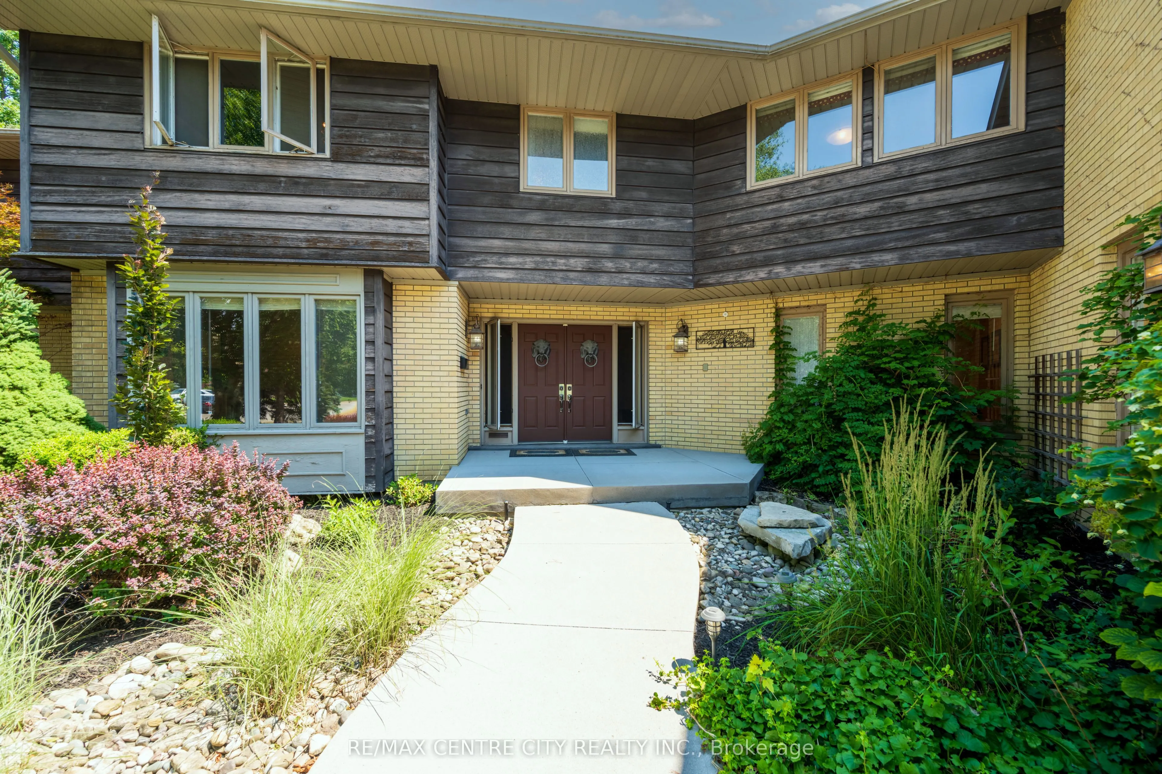255 MILL POND Crescent