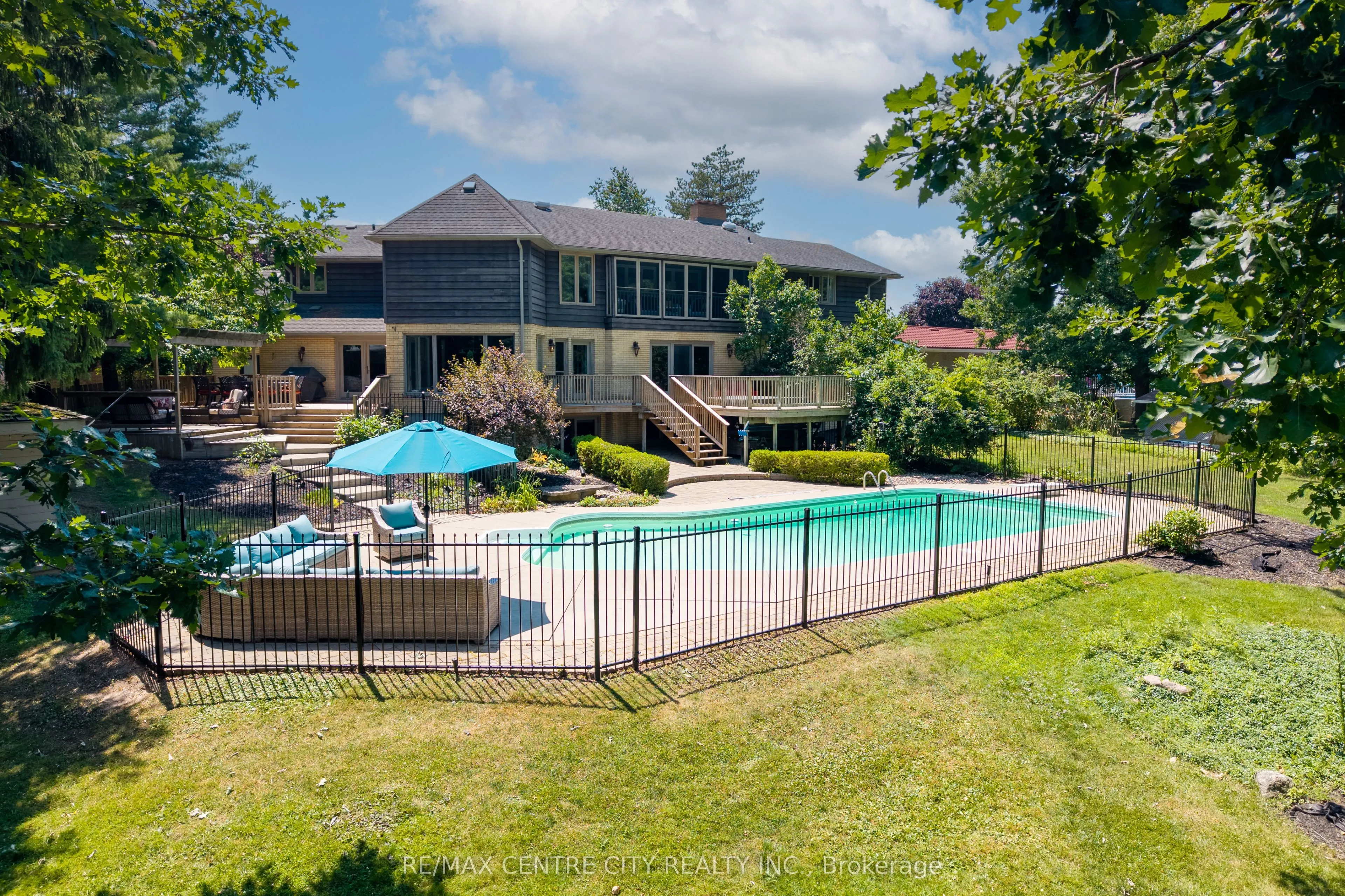 255 MILL POND Crescent