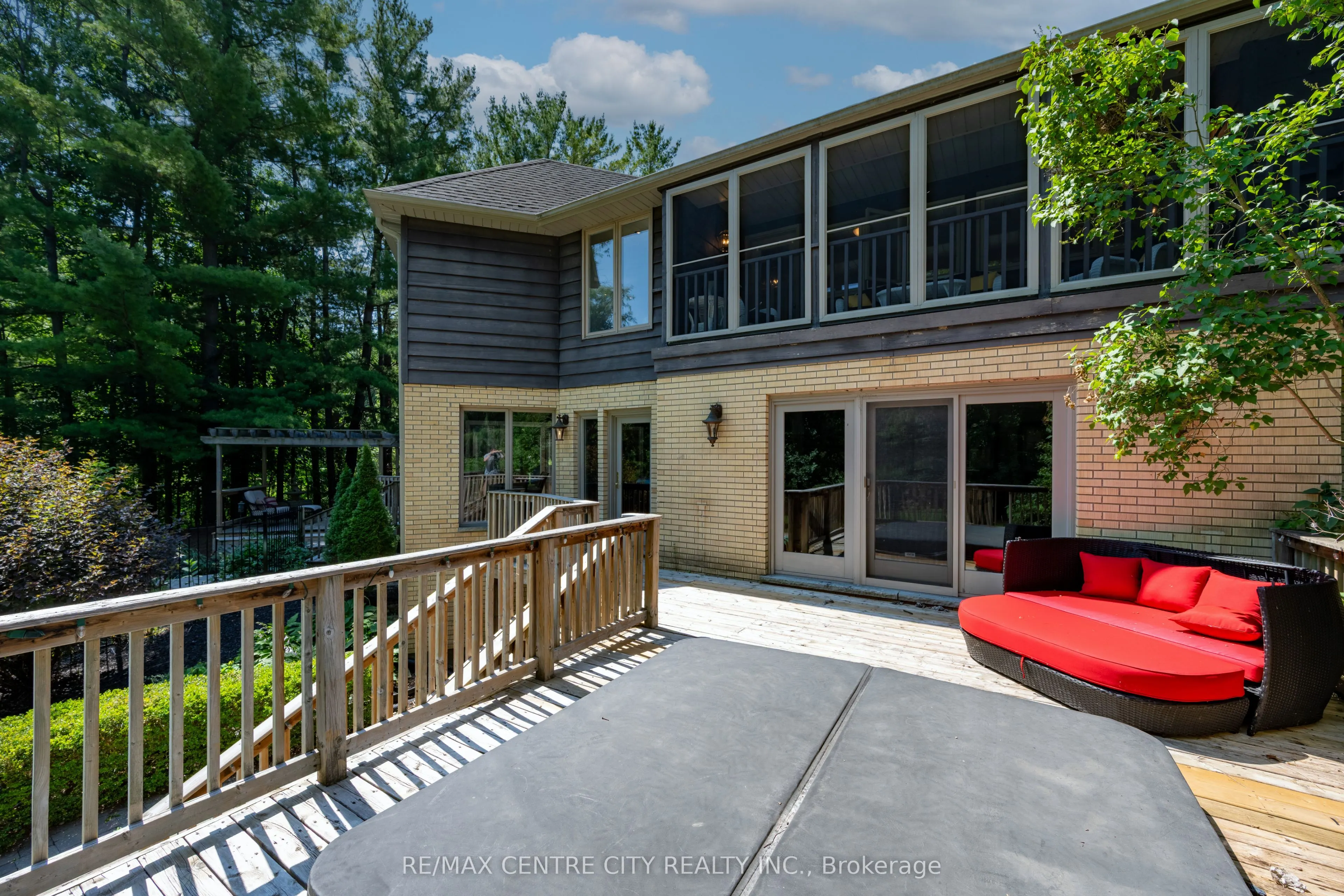 255 MILL POND Crescent