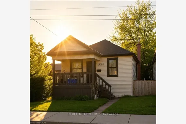 222 Kensington Avenue N
