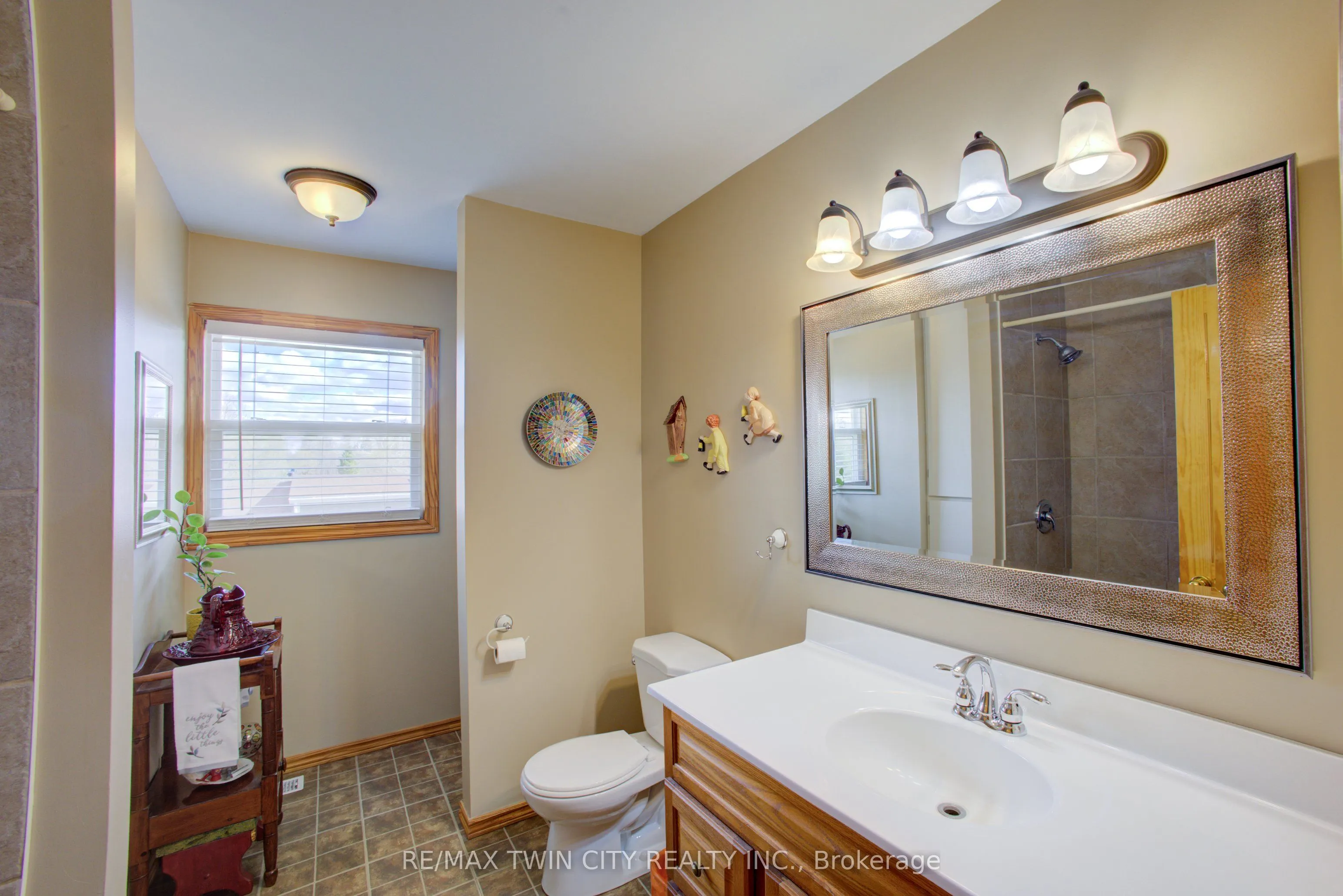 375729 6TH Line
