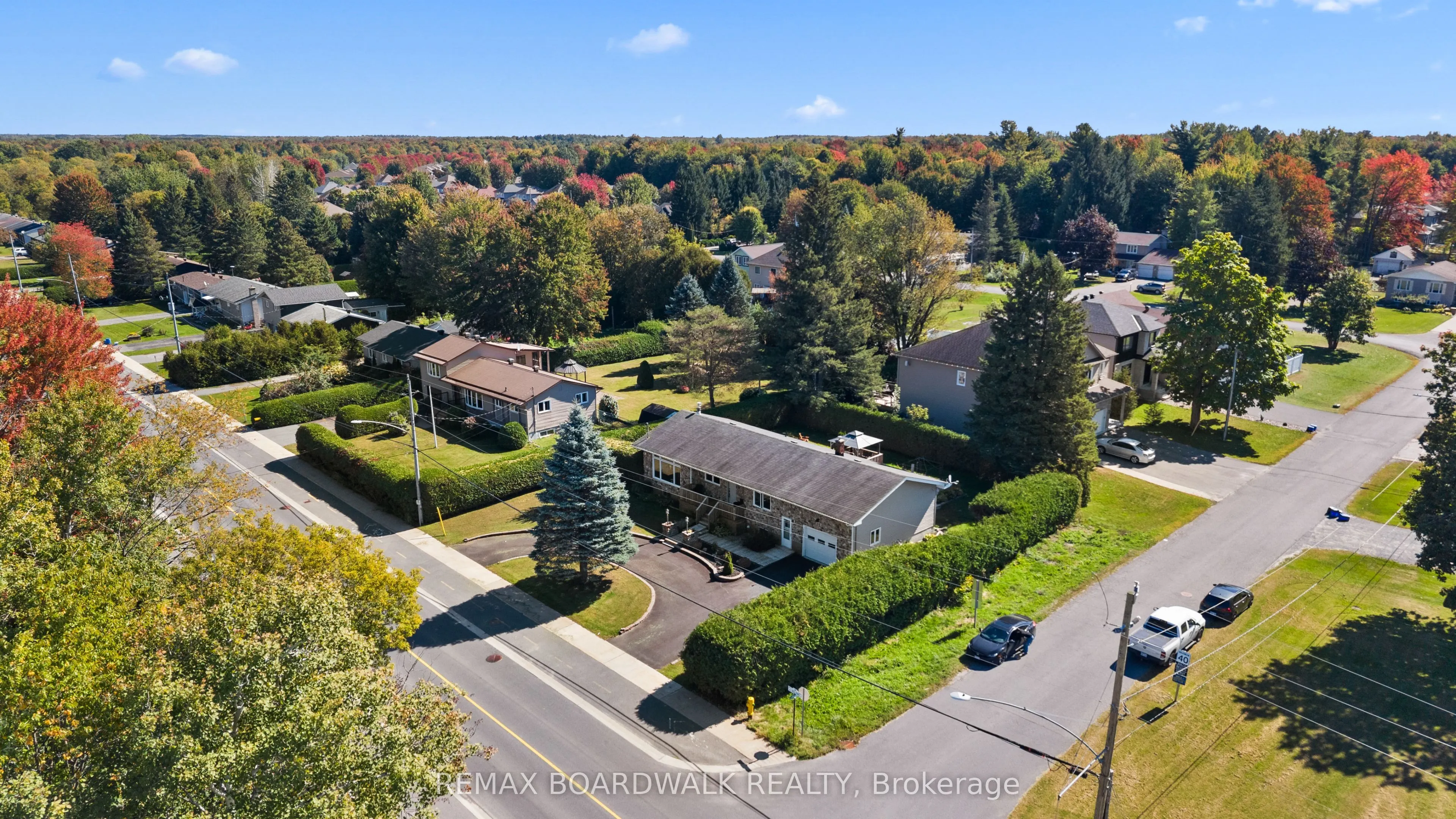 2187 Des Pins Street