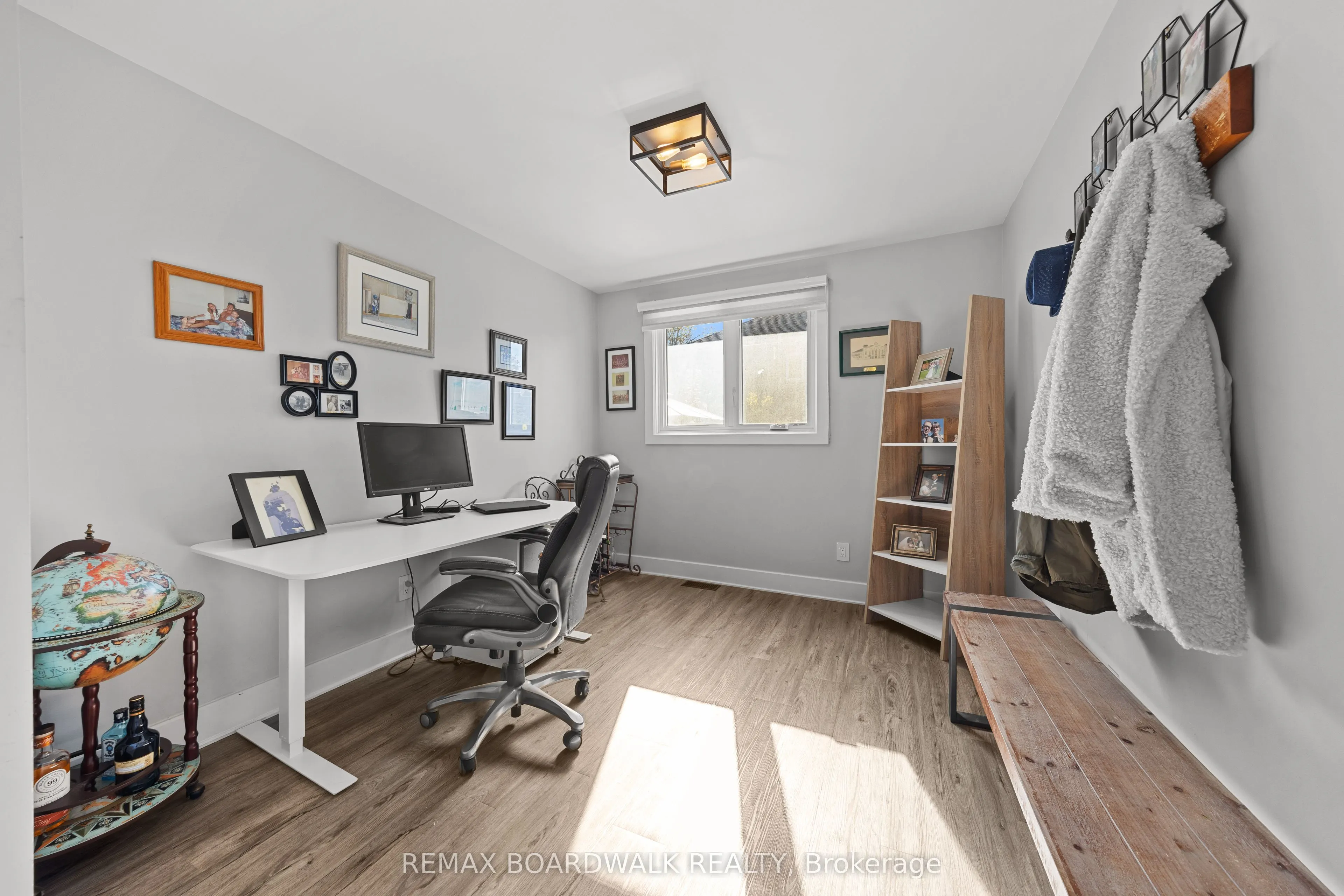 2187 Des Pins Street