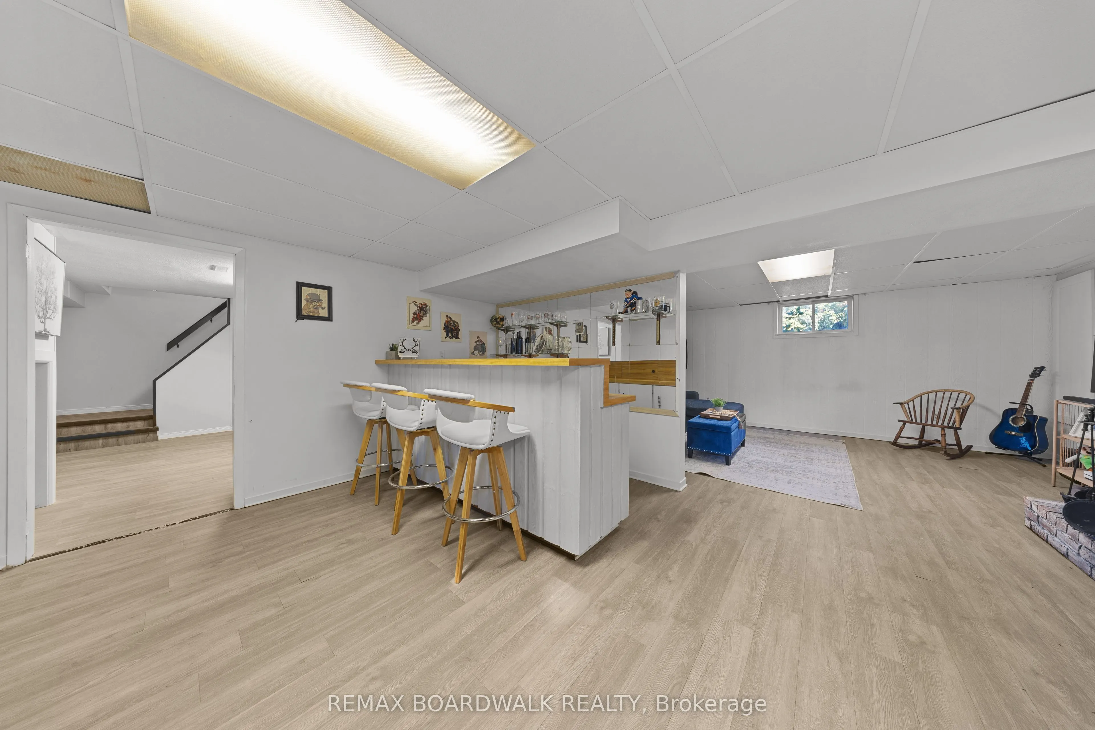 2187 Des Pins Street
