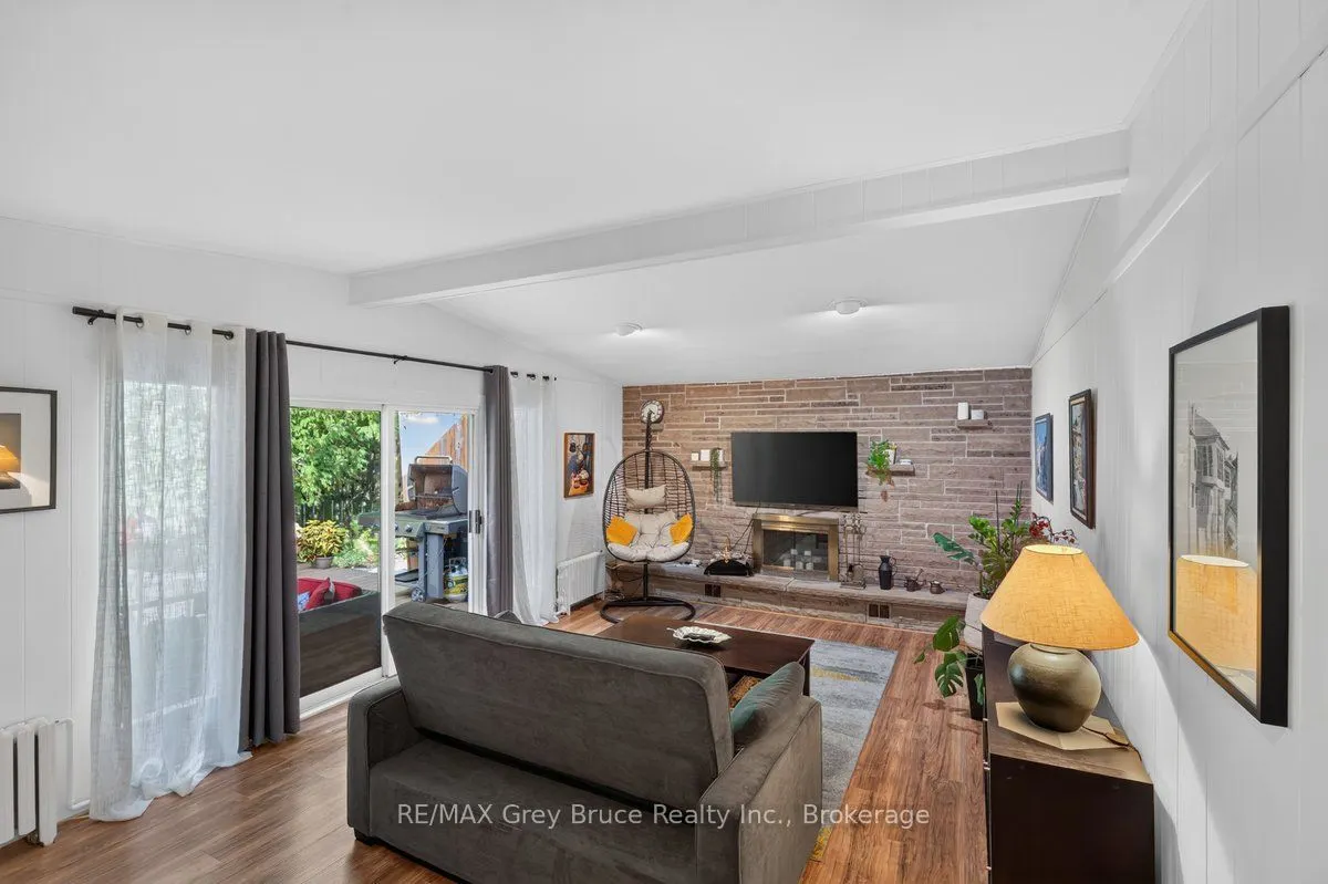 590 4TH Street E