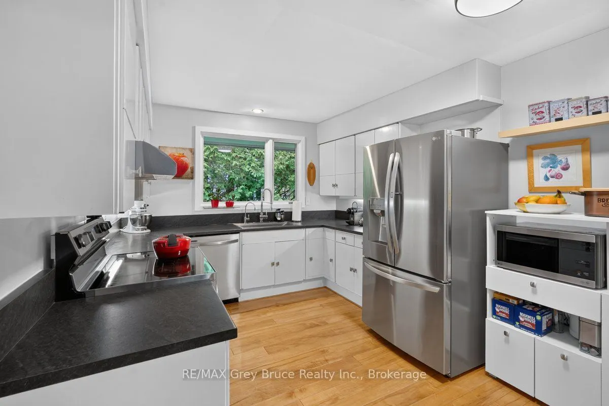 590 4TH Street E
