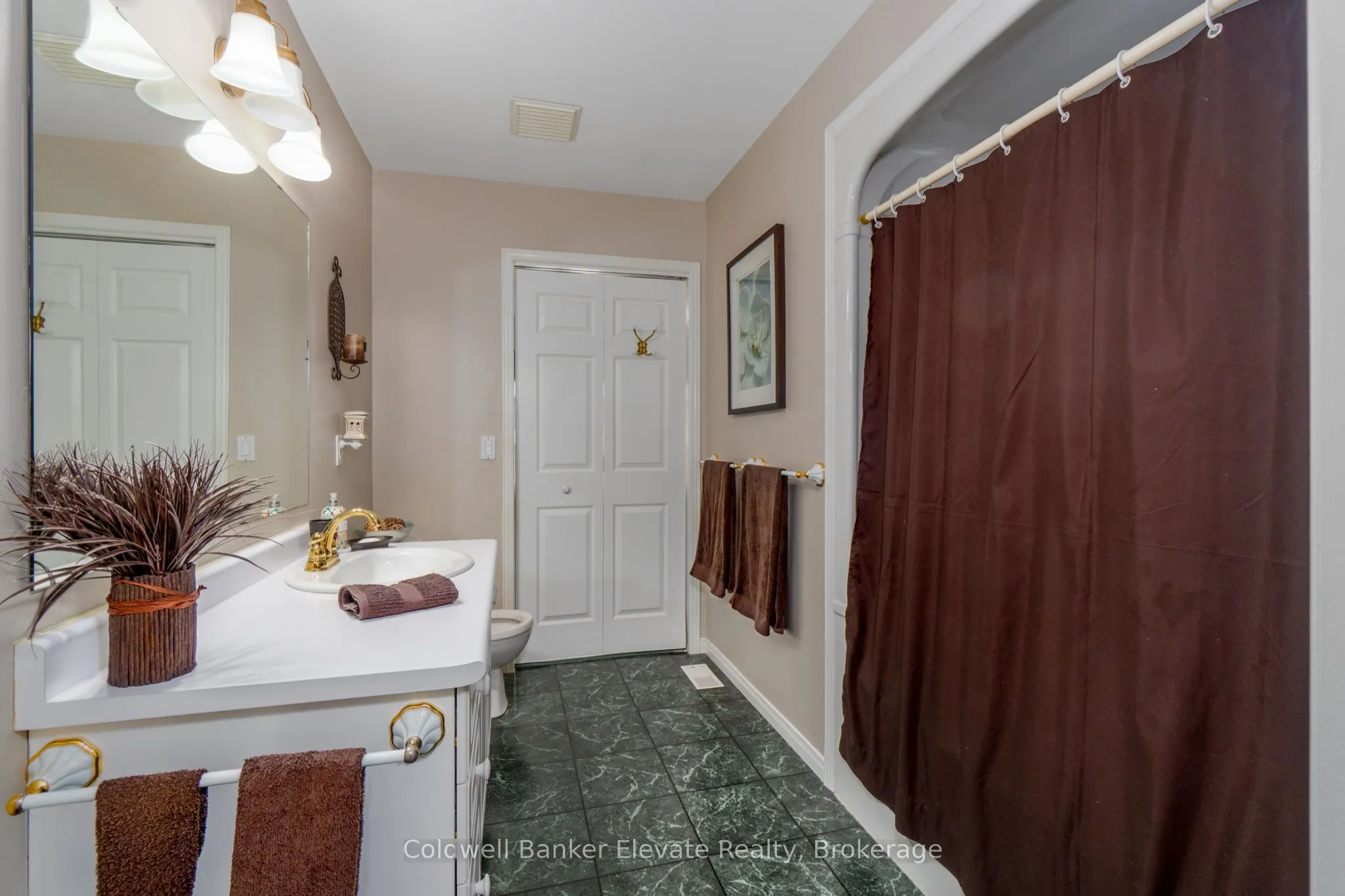 2705 KINGSWAY Drive #36