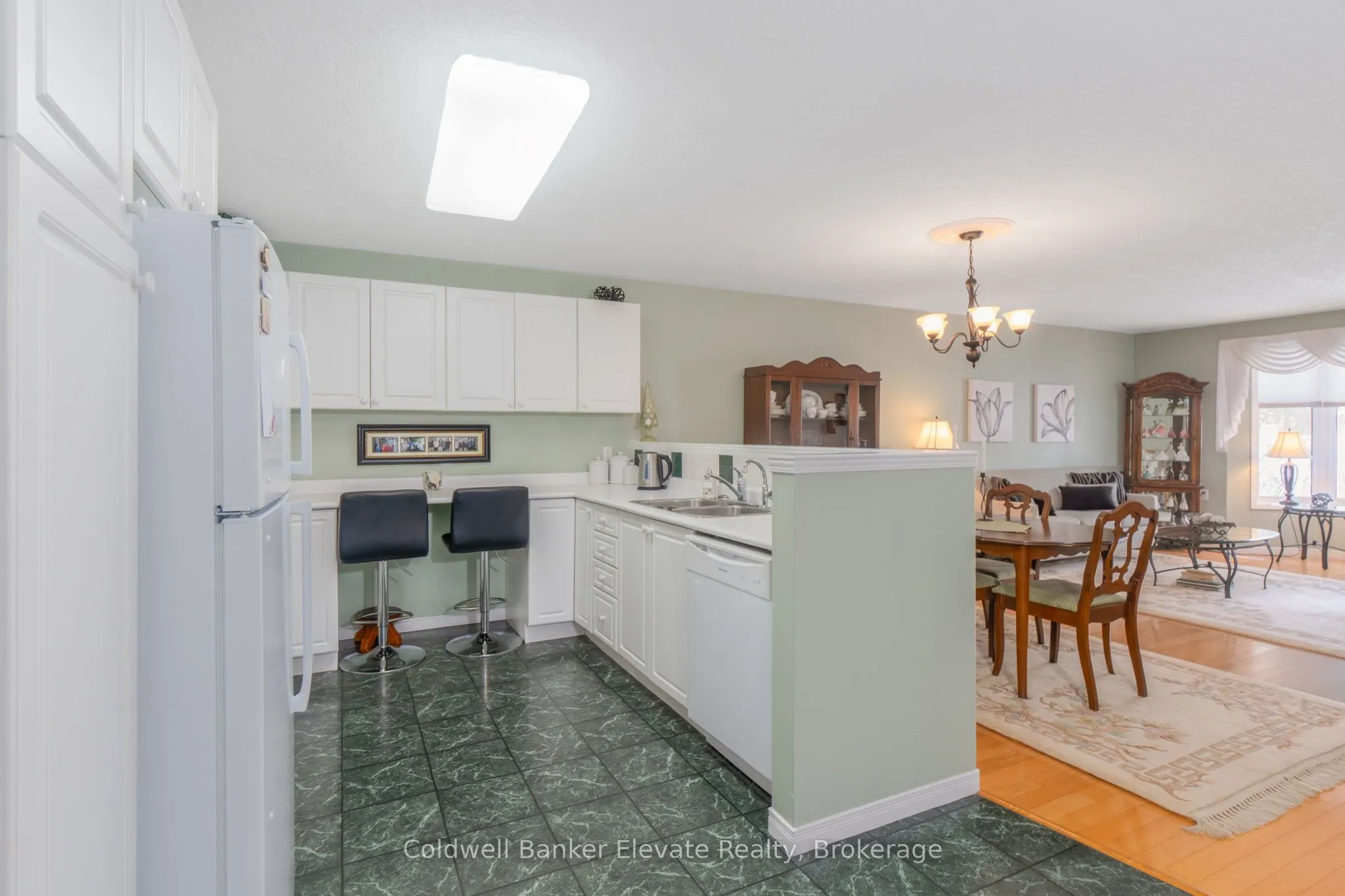 2705 KINGSWAY Drive #36