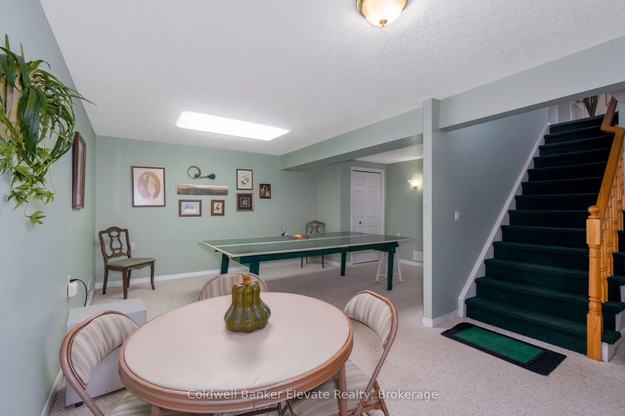 2705 KINGSWAY Drive #36