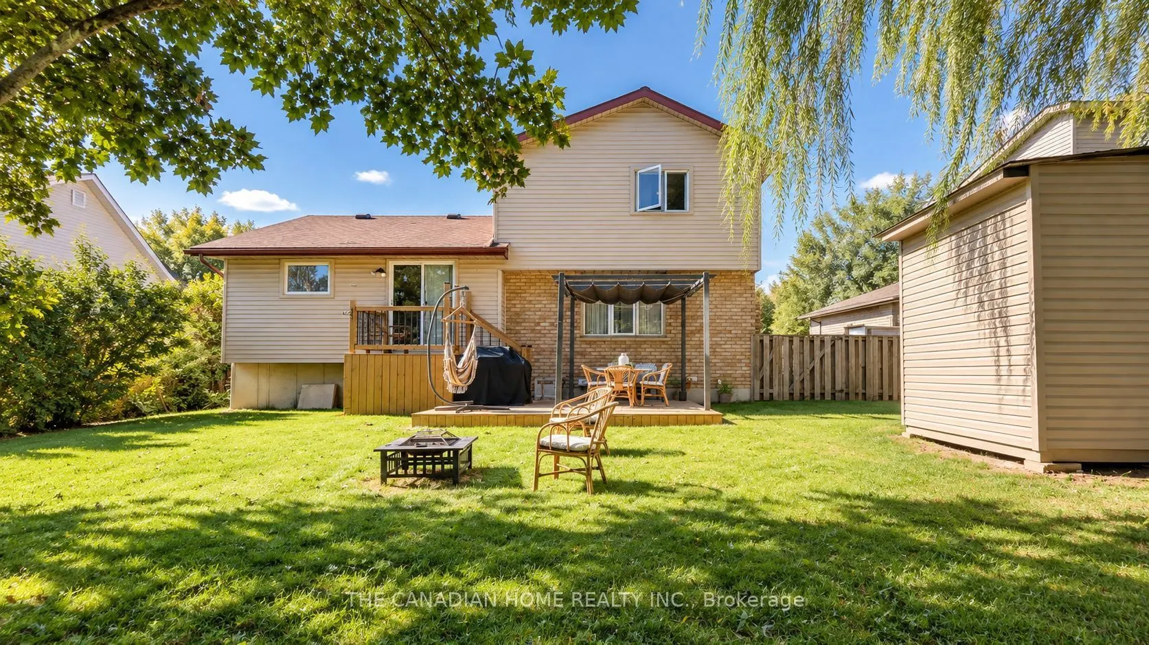 3 DUNHILL Crescent N