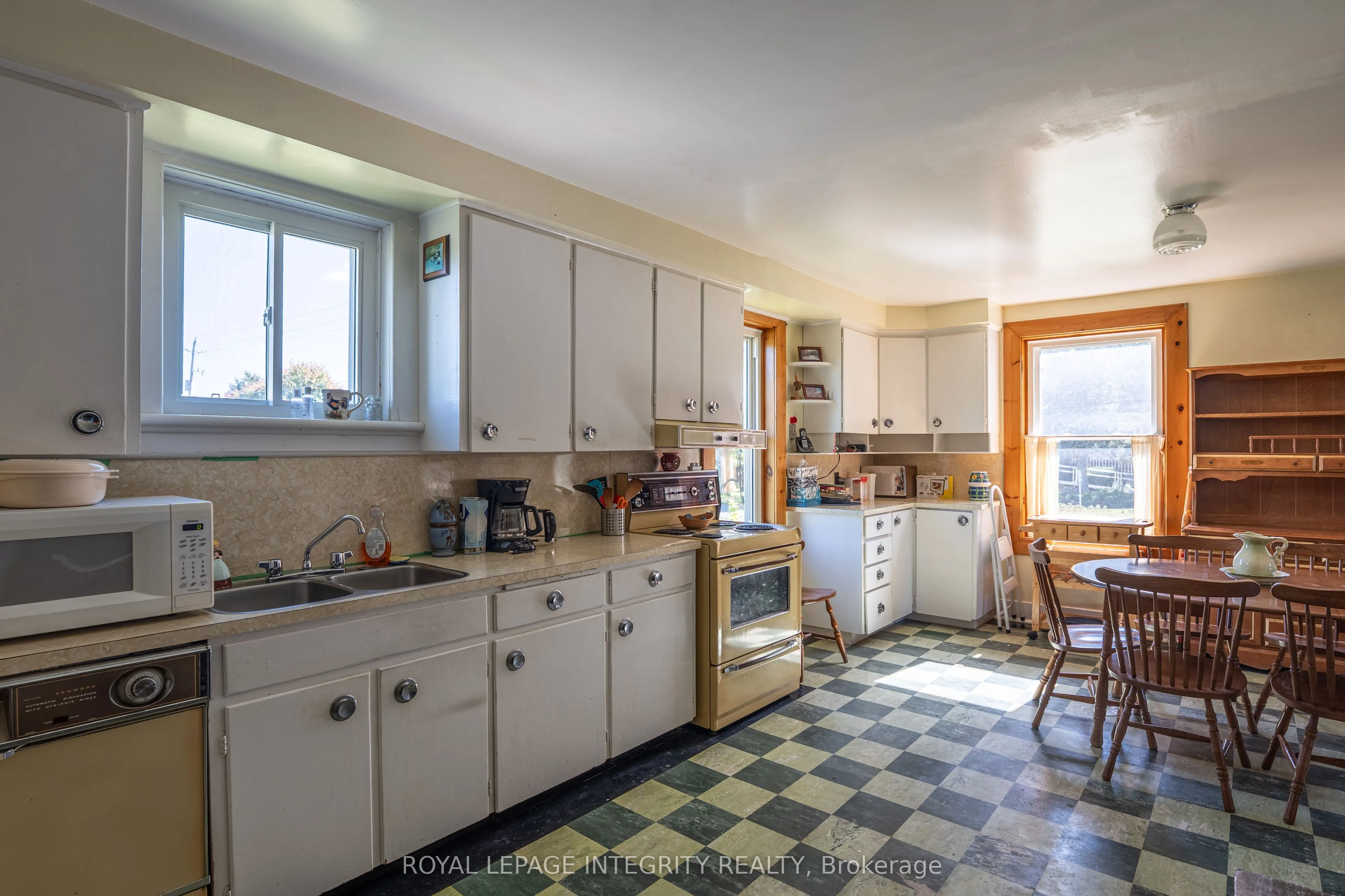 9541 Marionville Road