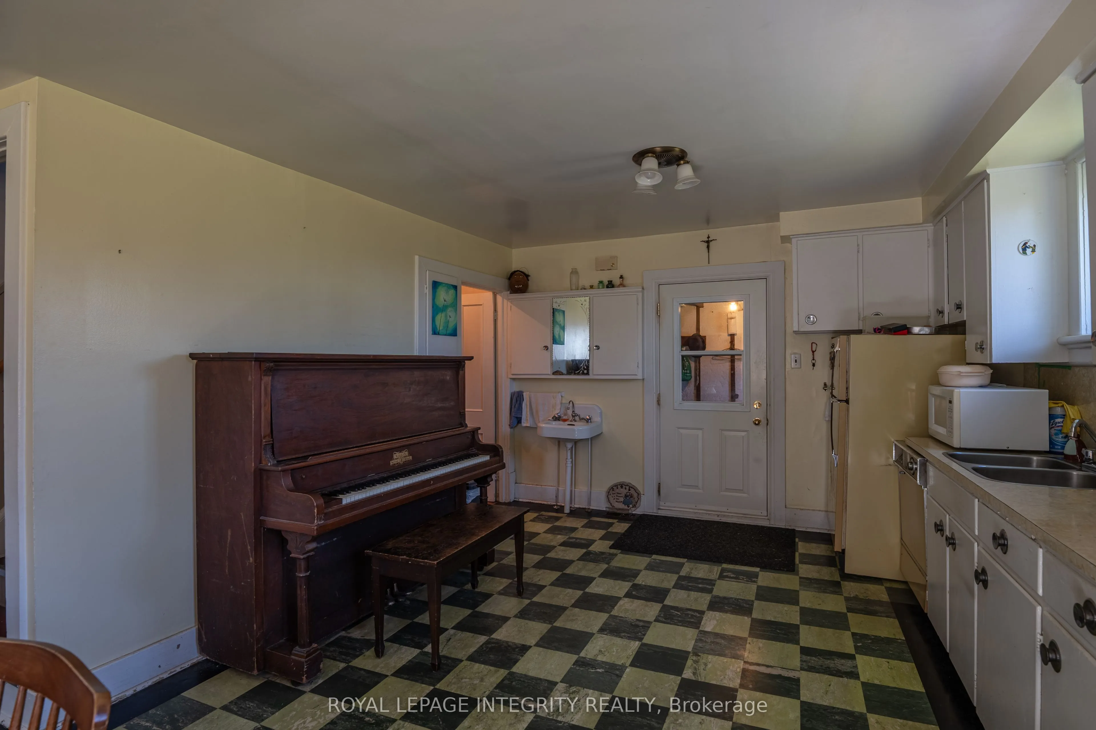 9541 Marionville Road