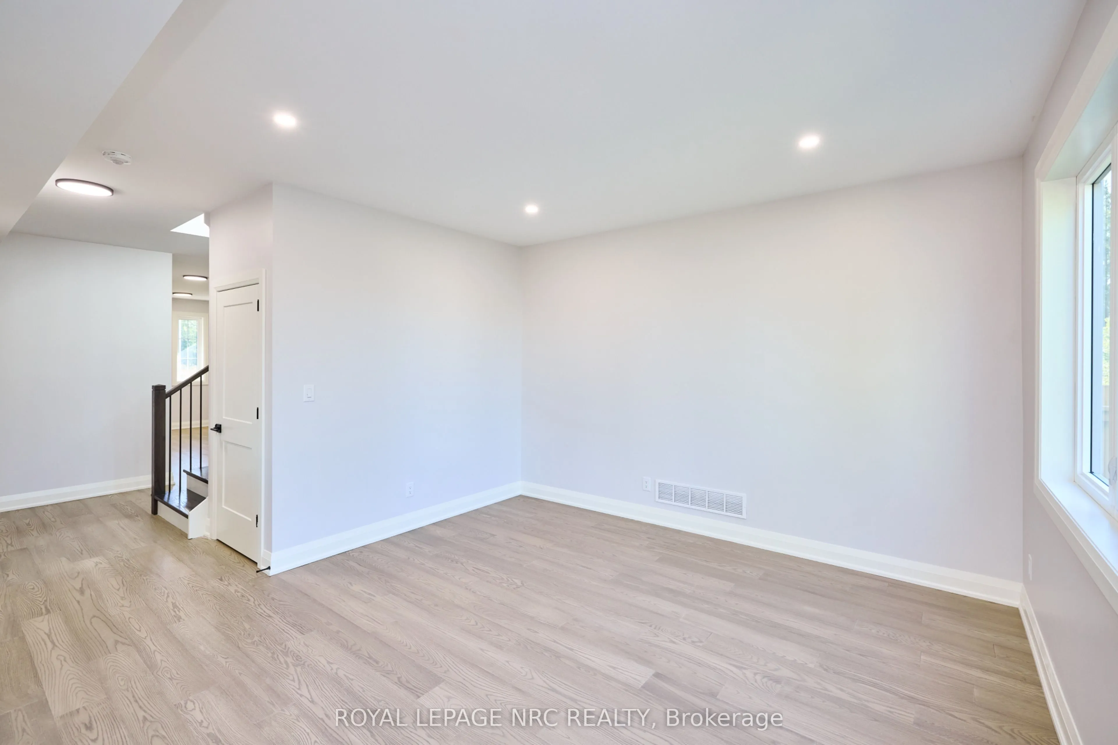 185 Hodgkins Avenue