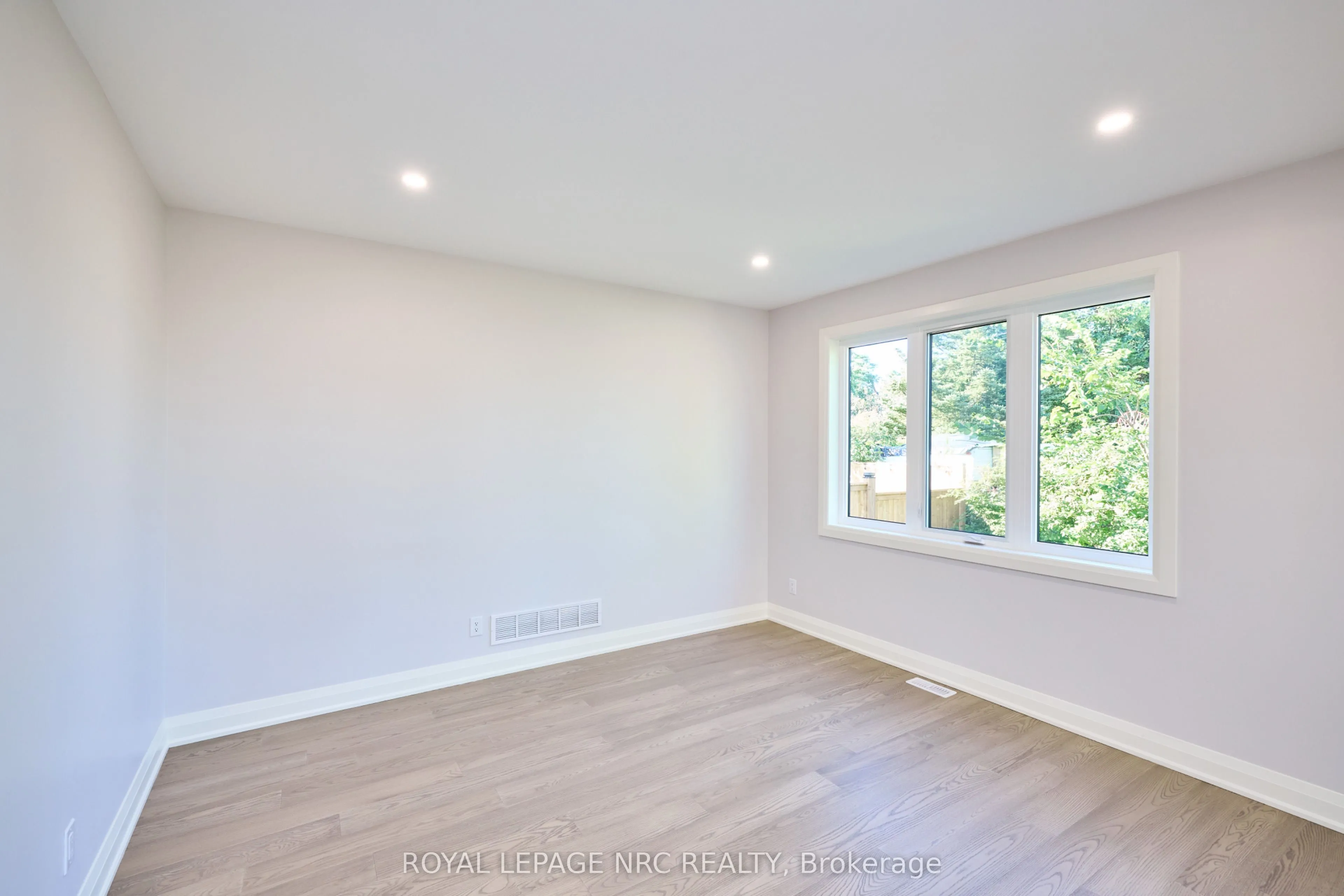 185 Hodgkins Avenue