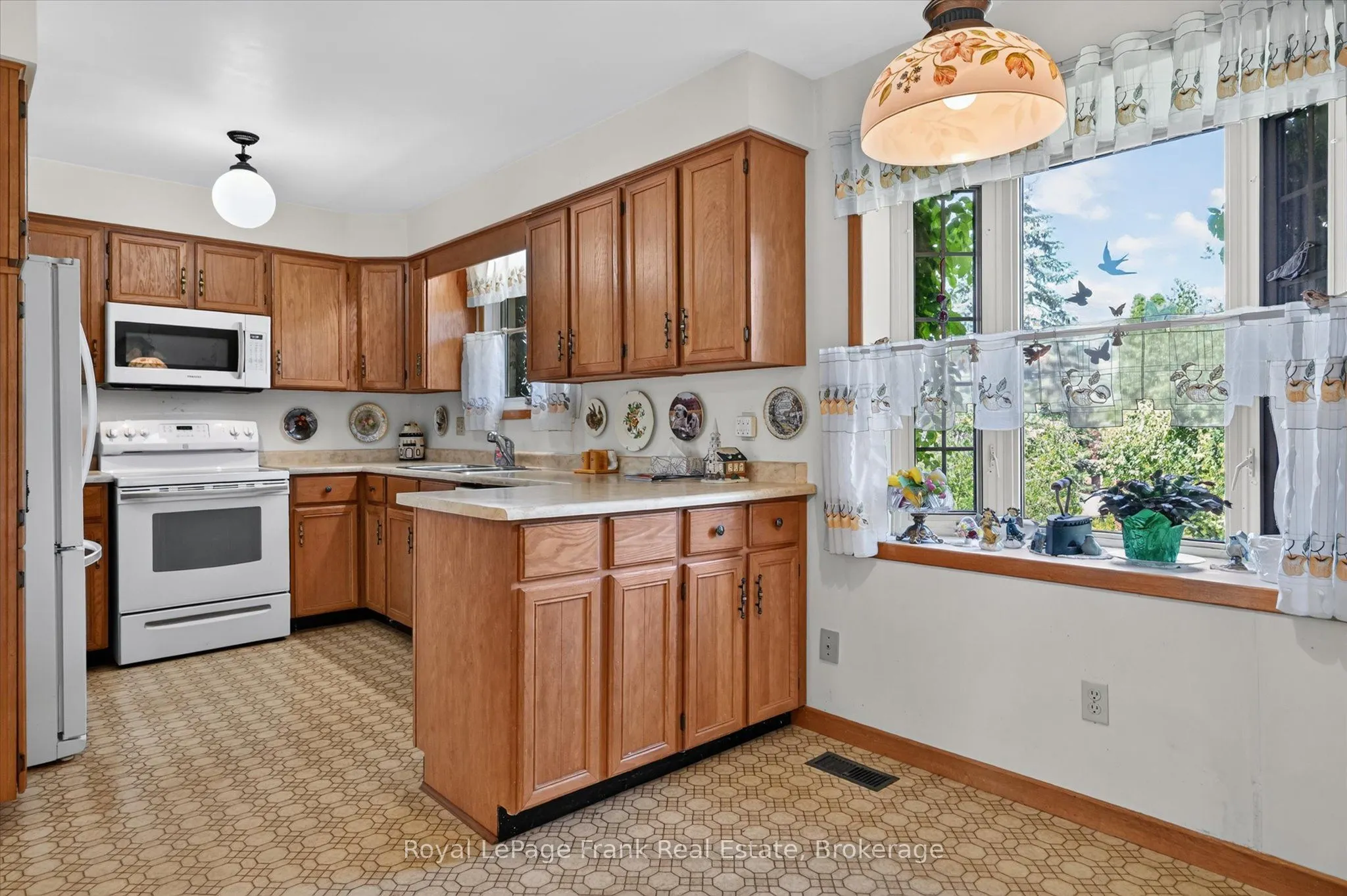 87 Oakwood Crescent