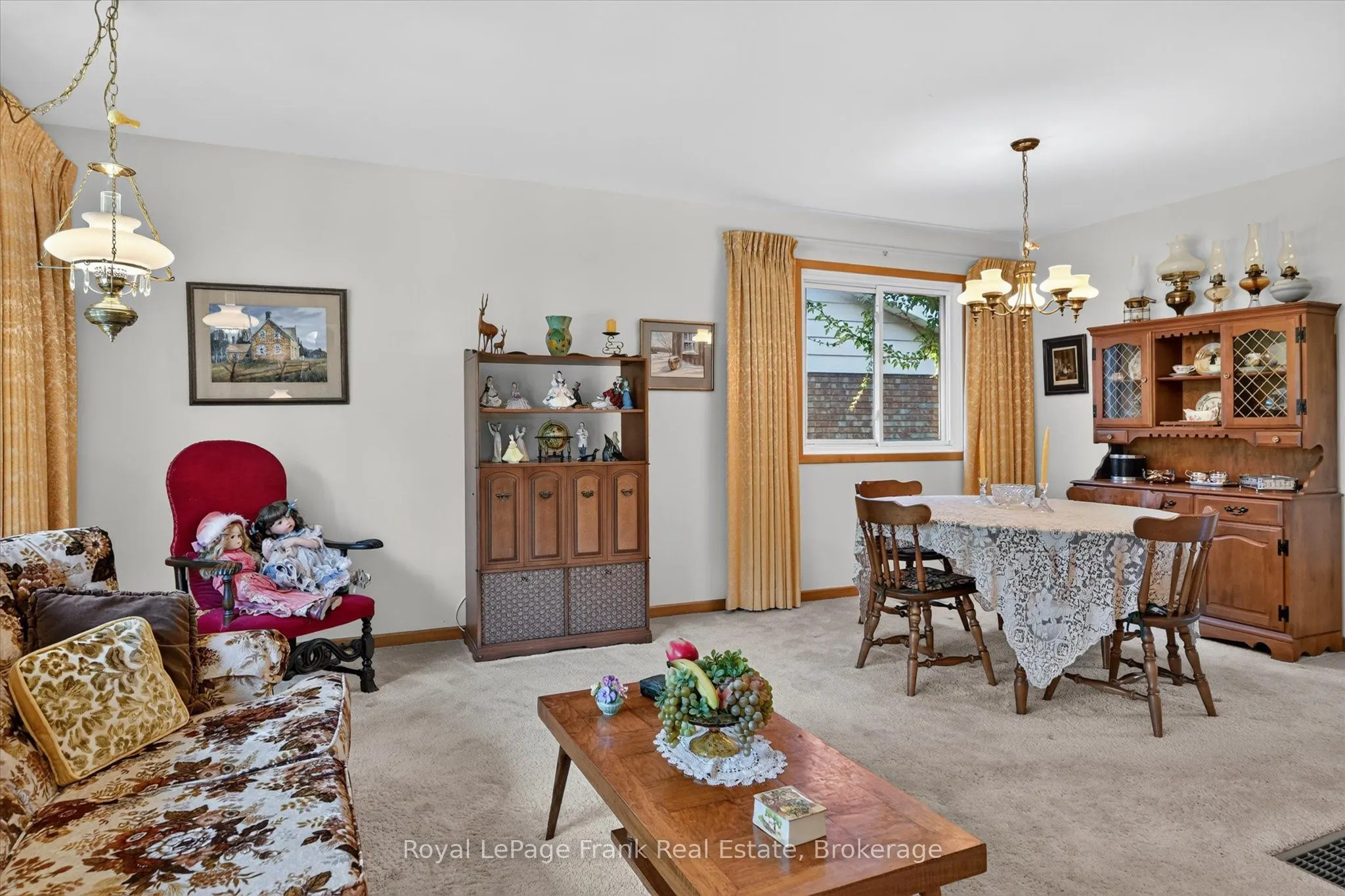 87 Oakwood Crescent