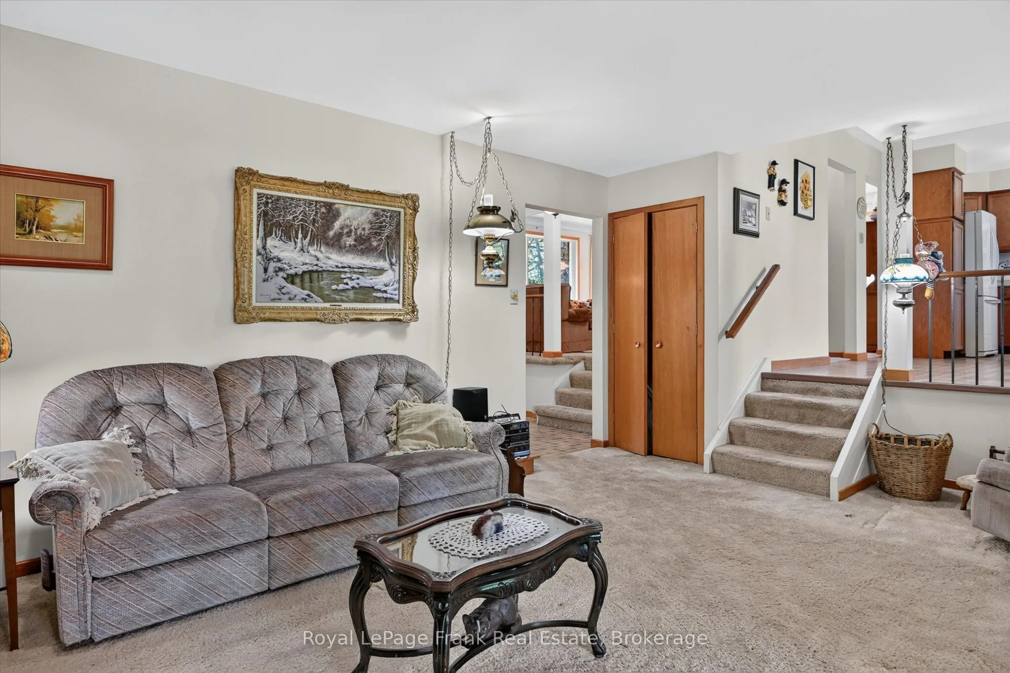 87 Oakwood Crescent