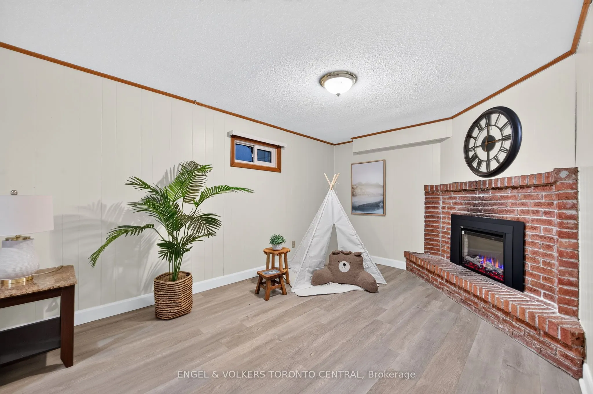 121 Southwood Drive