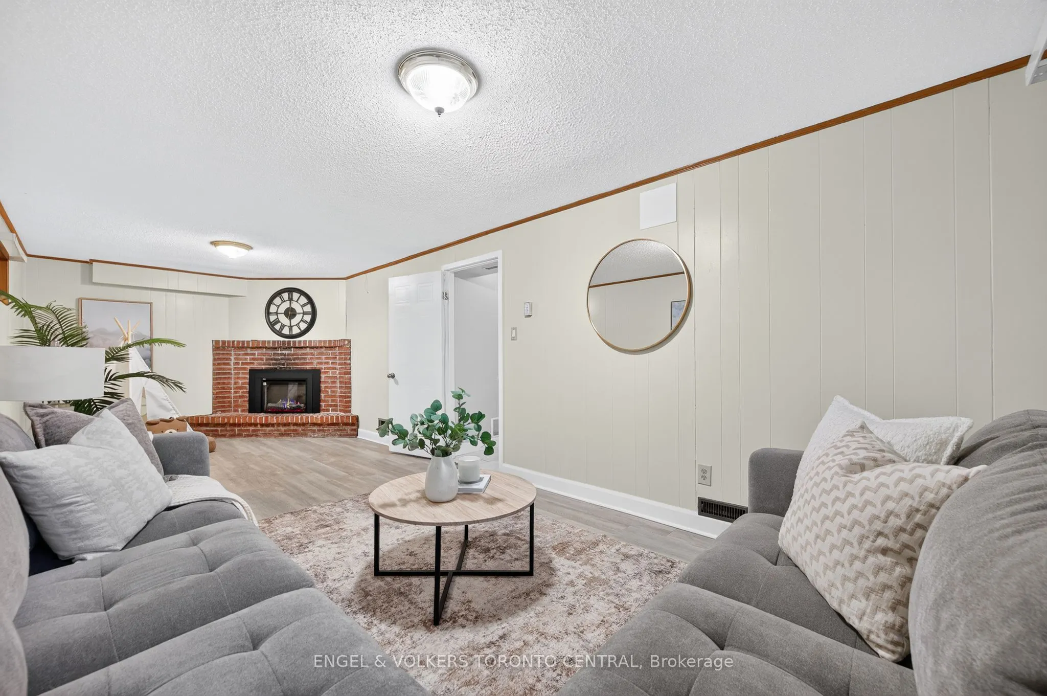 121 Southwood Drive