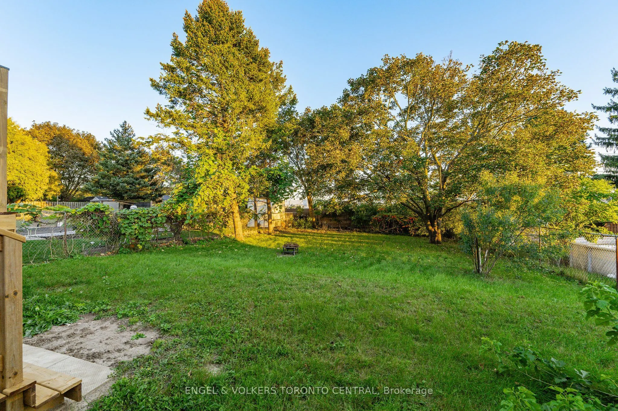 121 Southwood Drive