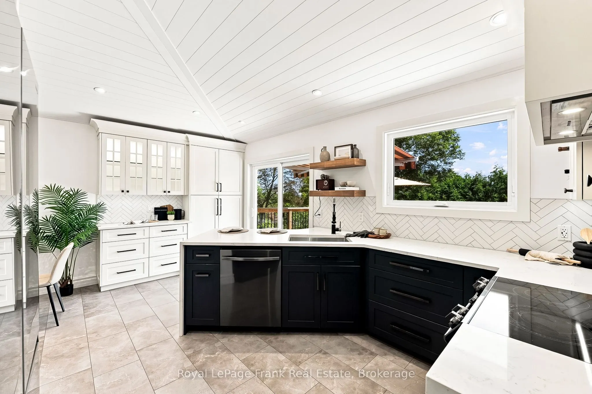 2 Crestwood Avenue
