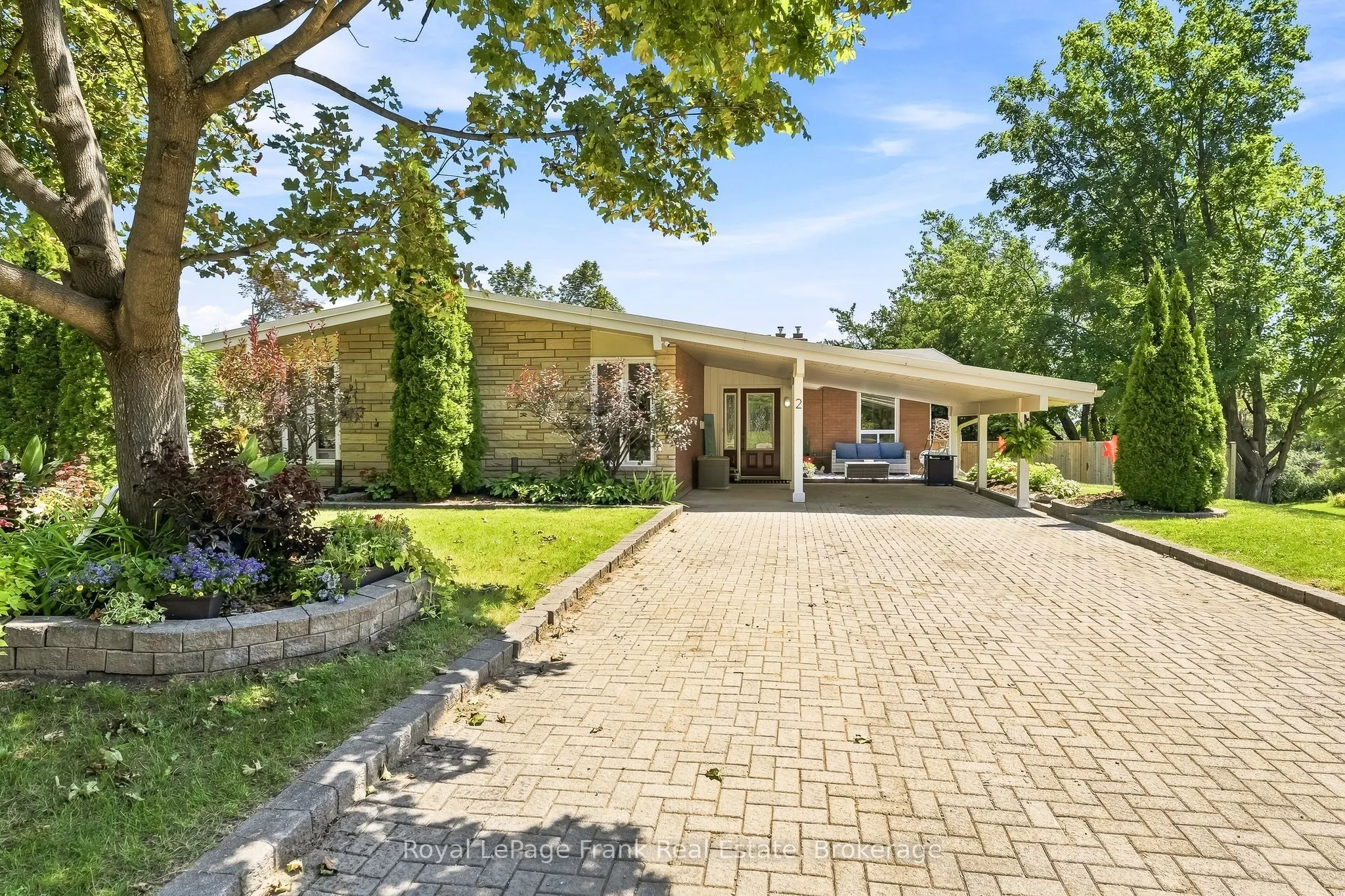 2 Crestwood Avenue