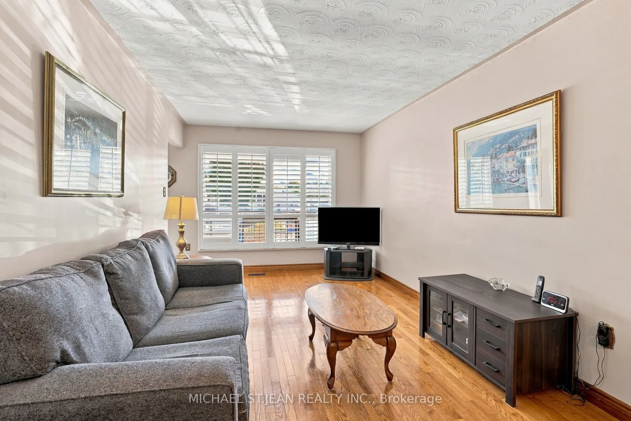 564 Cochrane Road