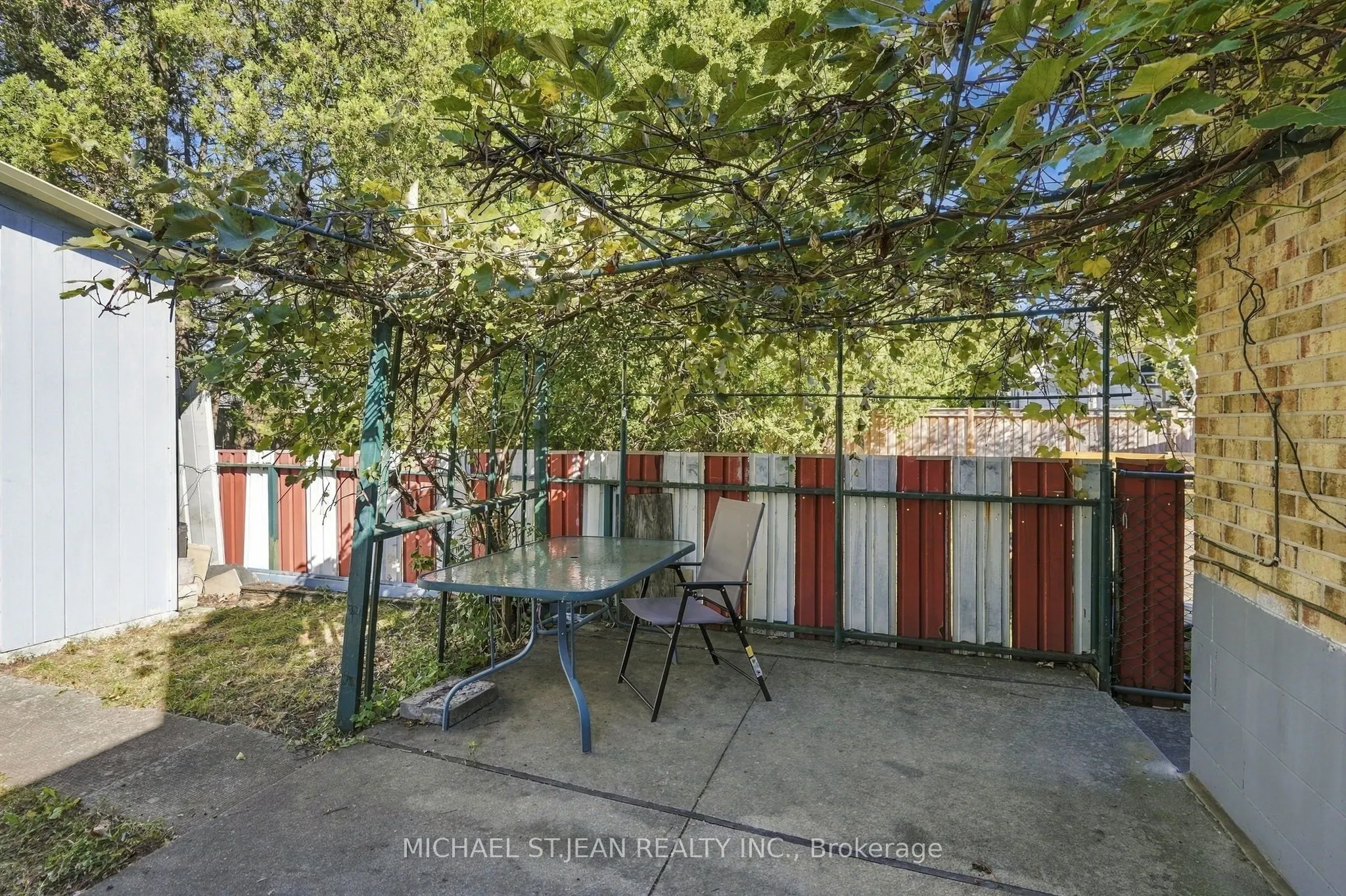 564 Cochrane Road
