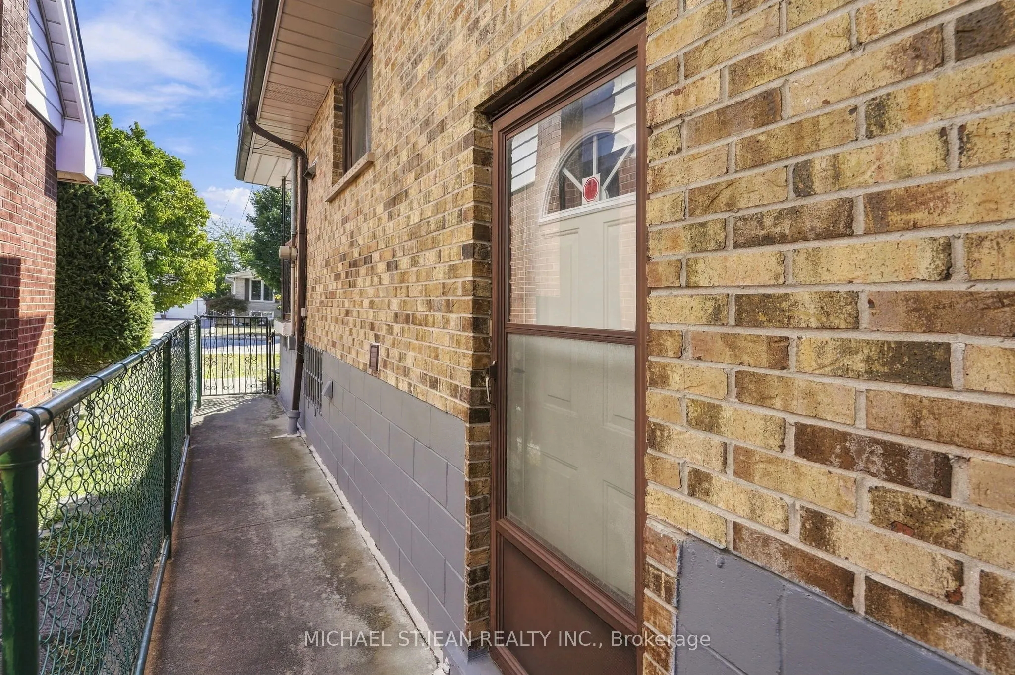 564 Cochrane Road