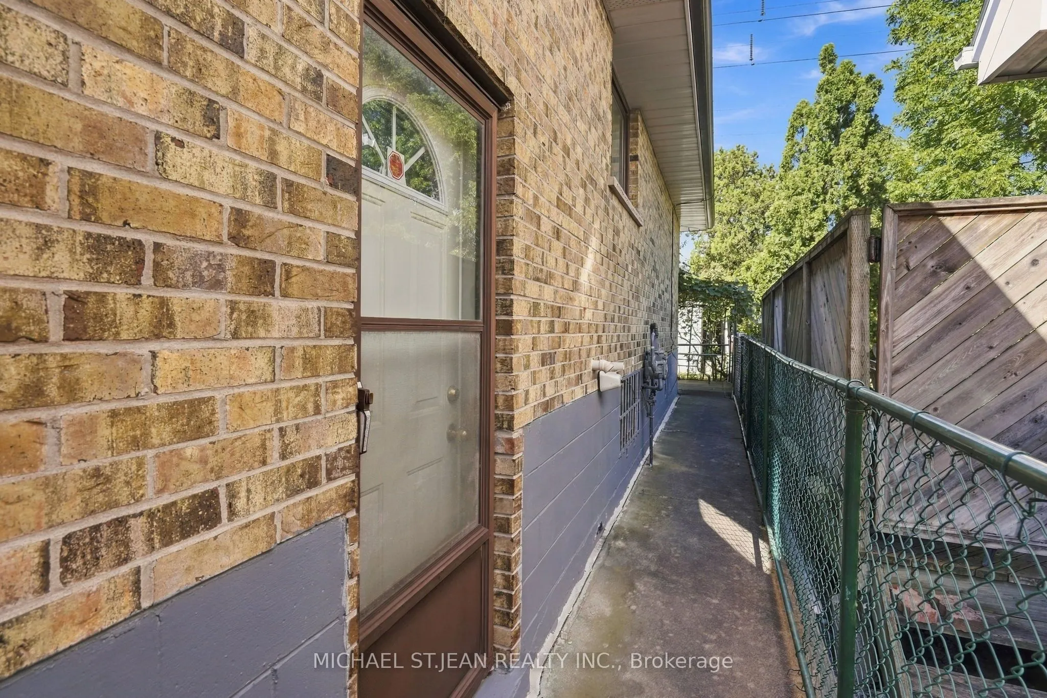 564 Cochrane Road
