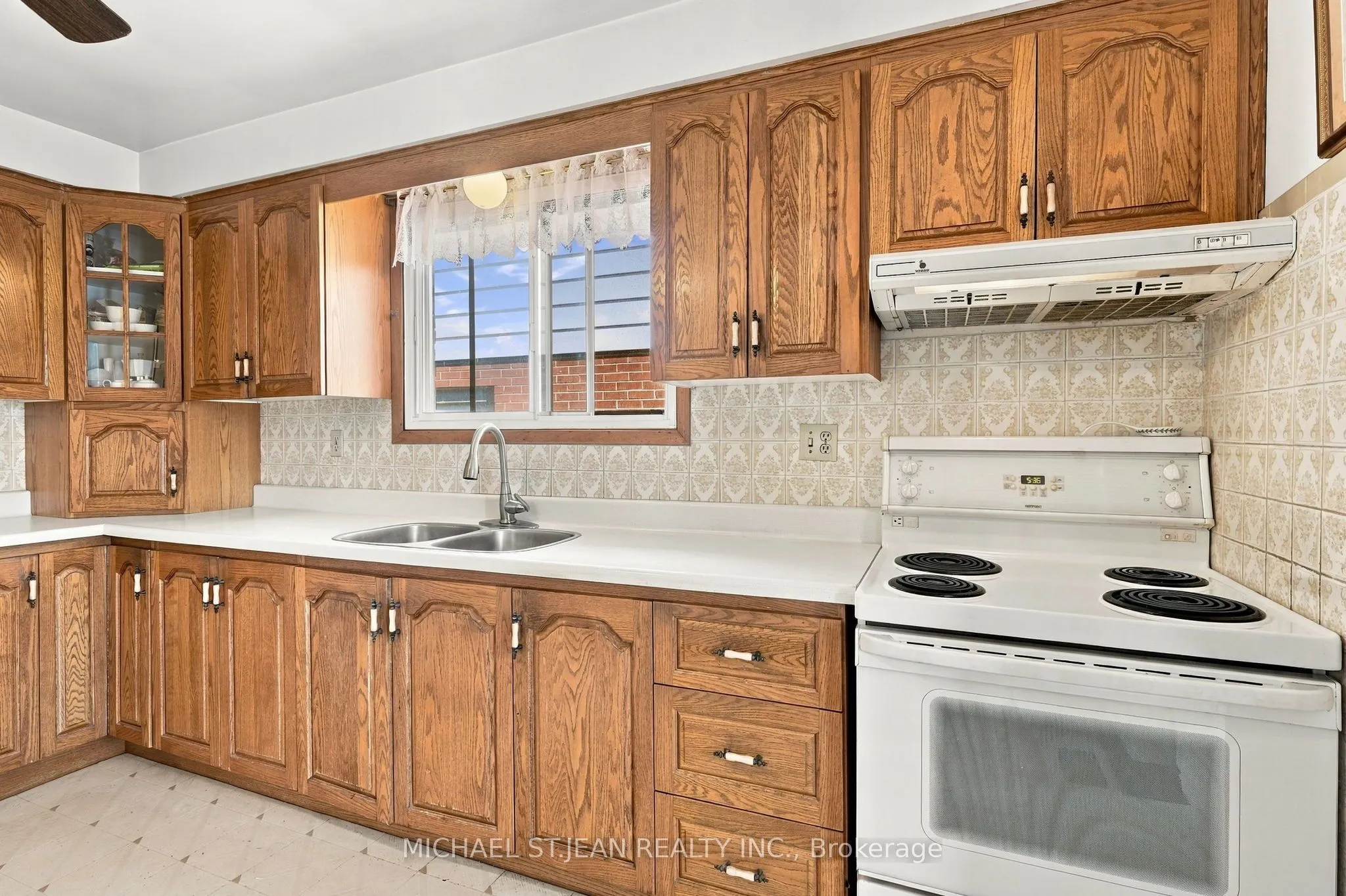 564 Cochrane Road