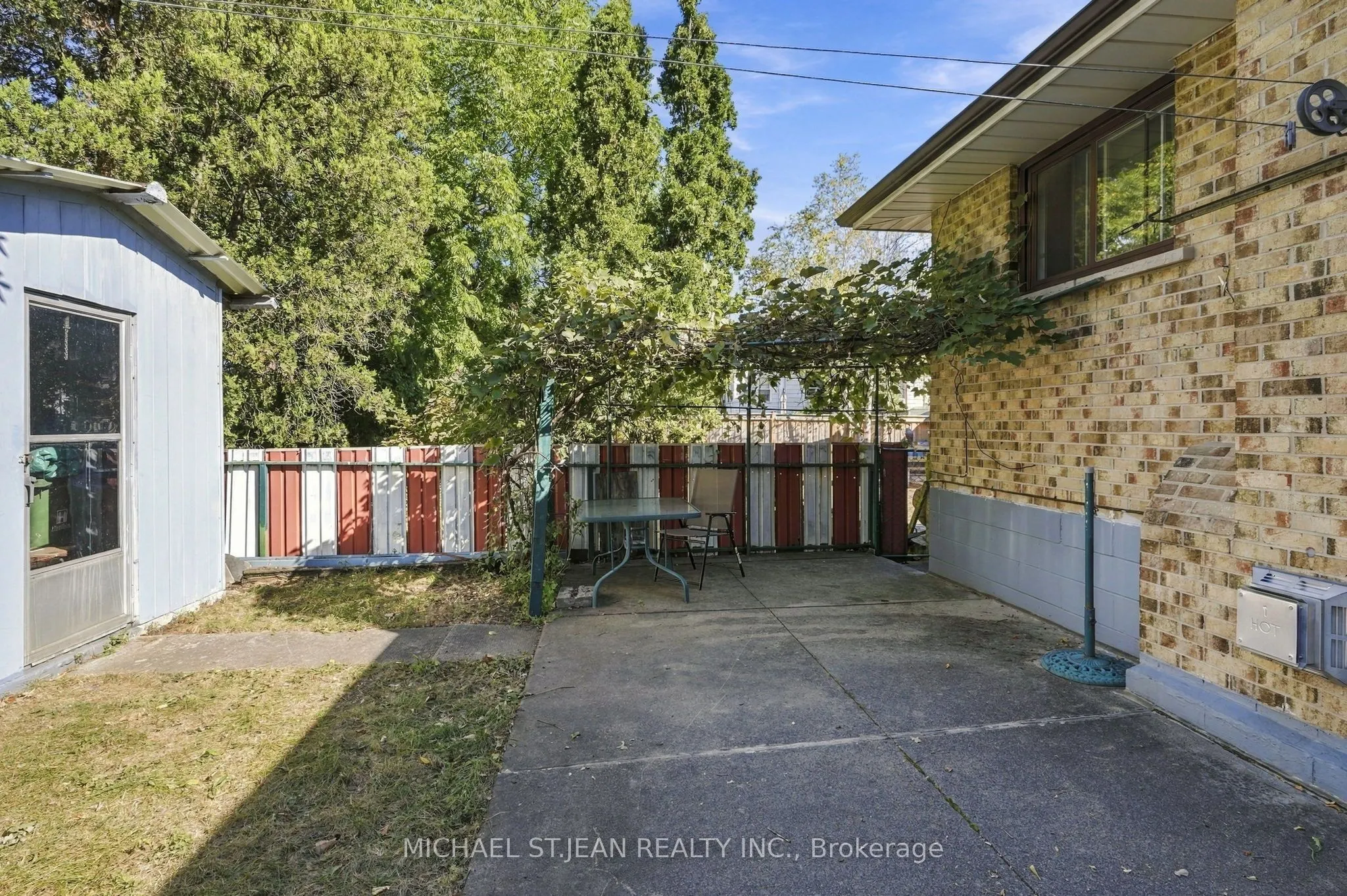 564 Cochrane Road