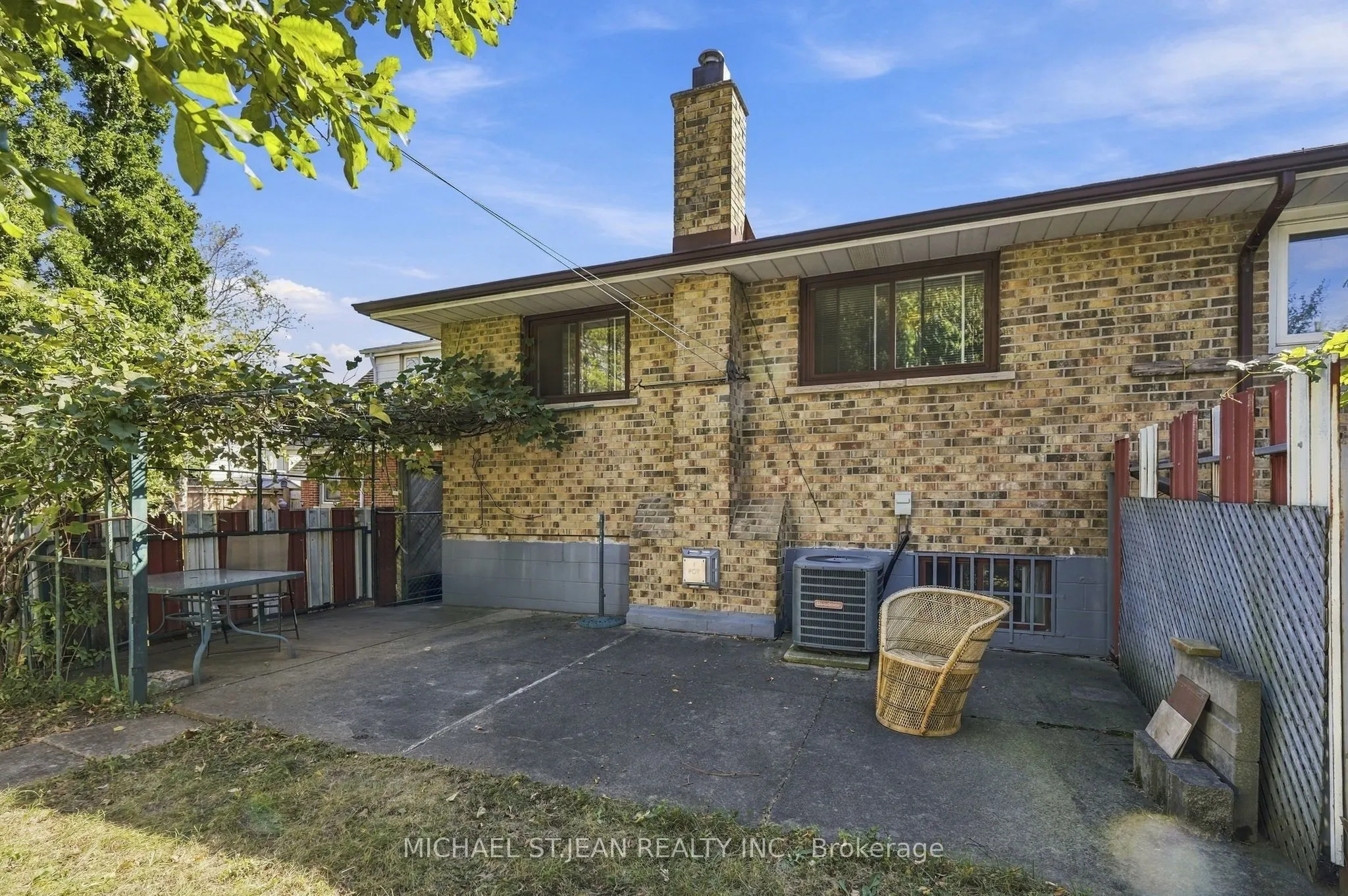 564 Cochrane Road