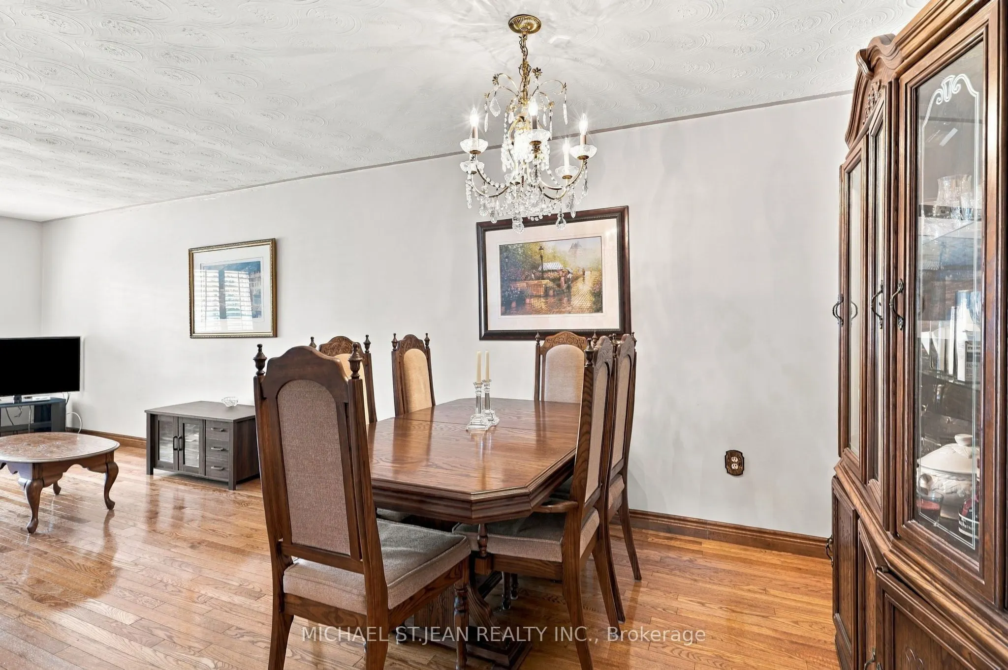 564 Cochrane Road