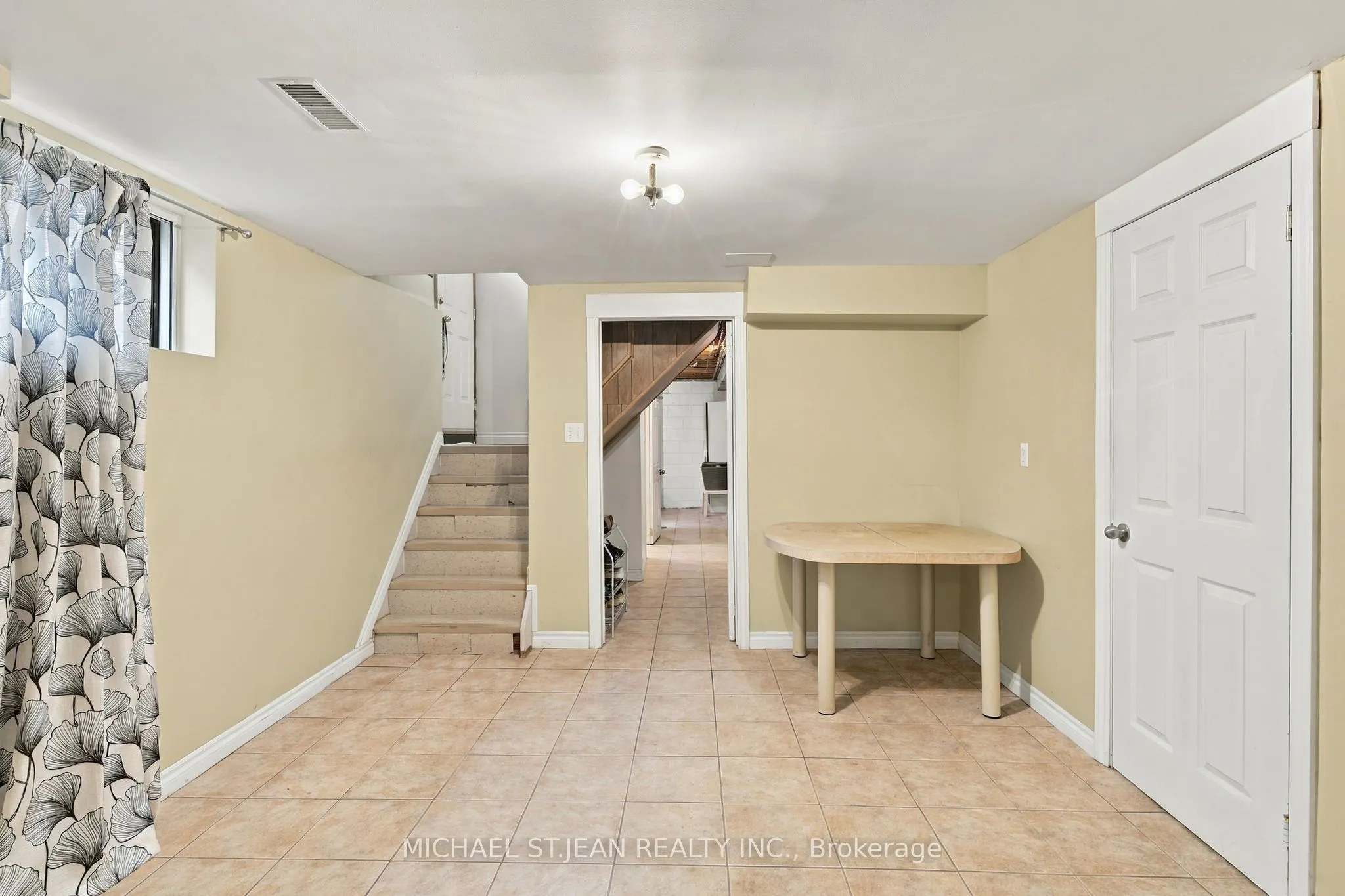 564 Cochrane Road
