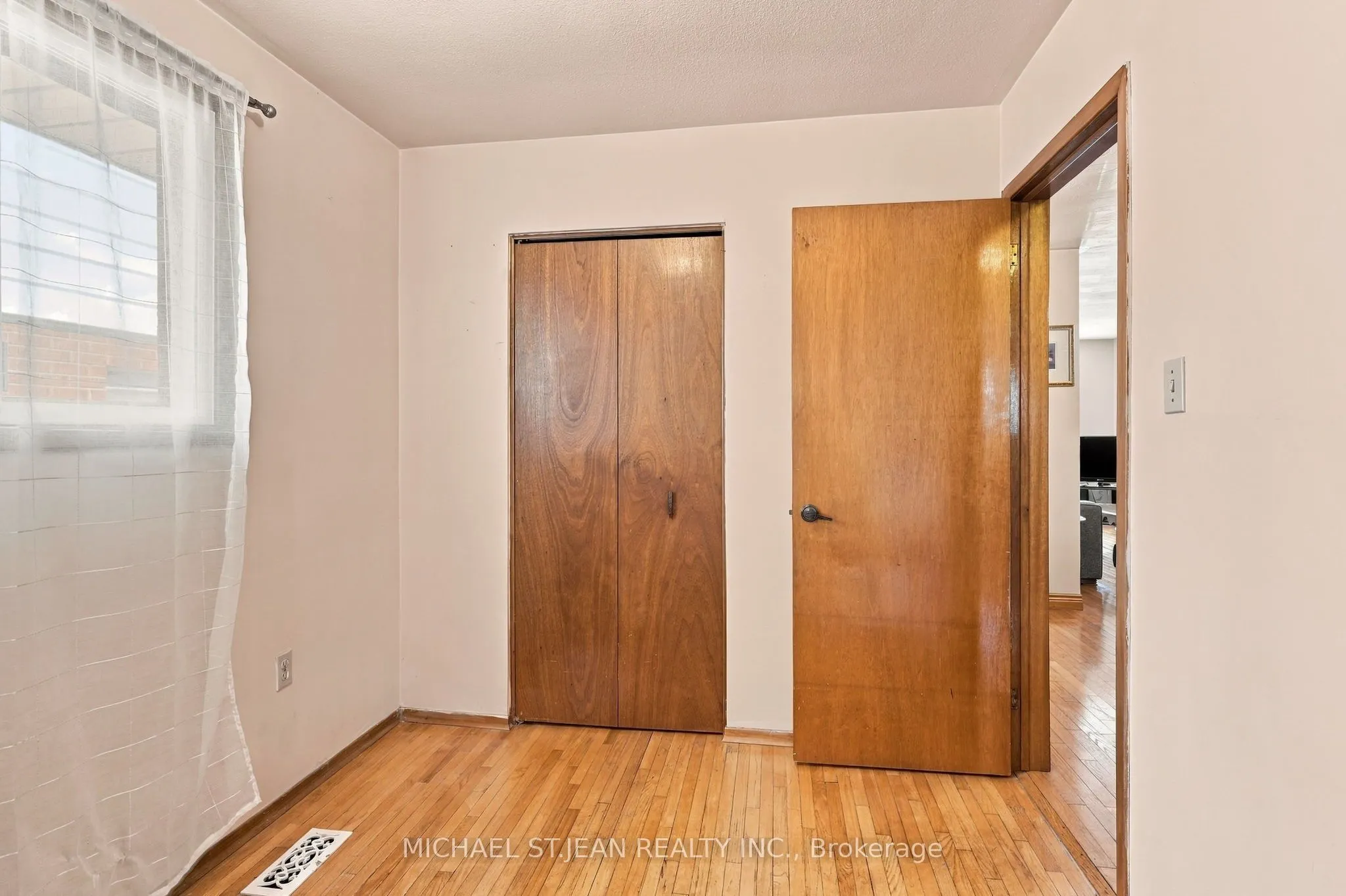 564 Cochrane Road