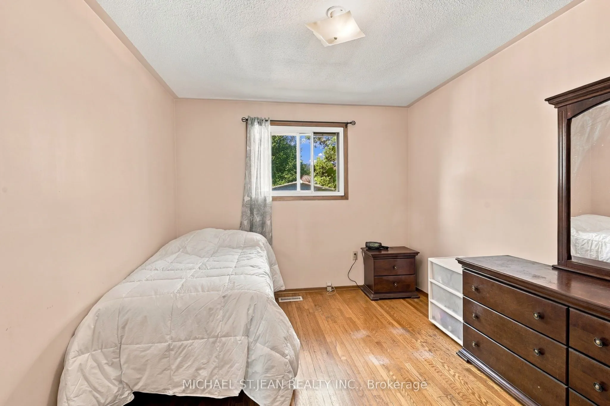 564 Cochrane Road
