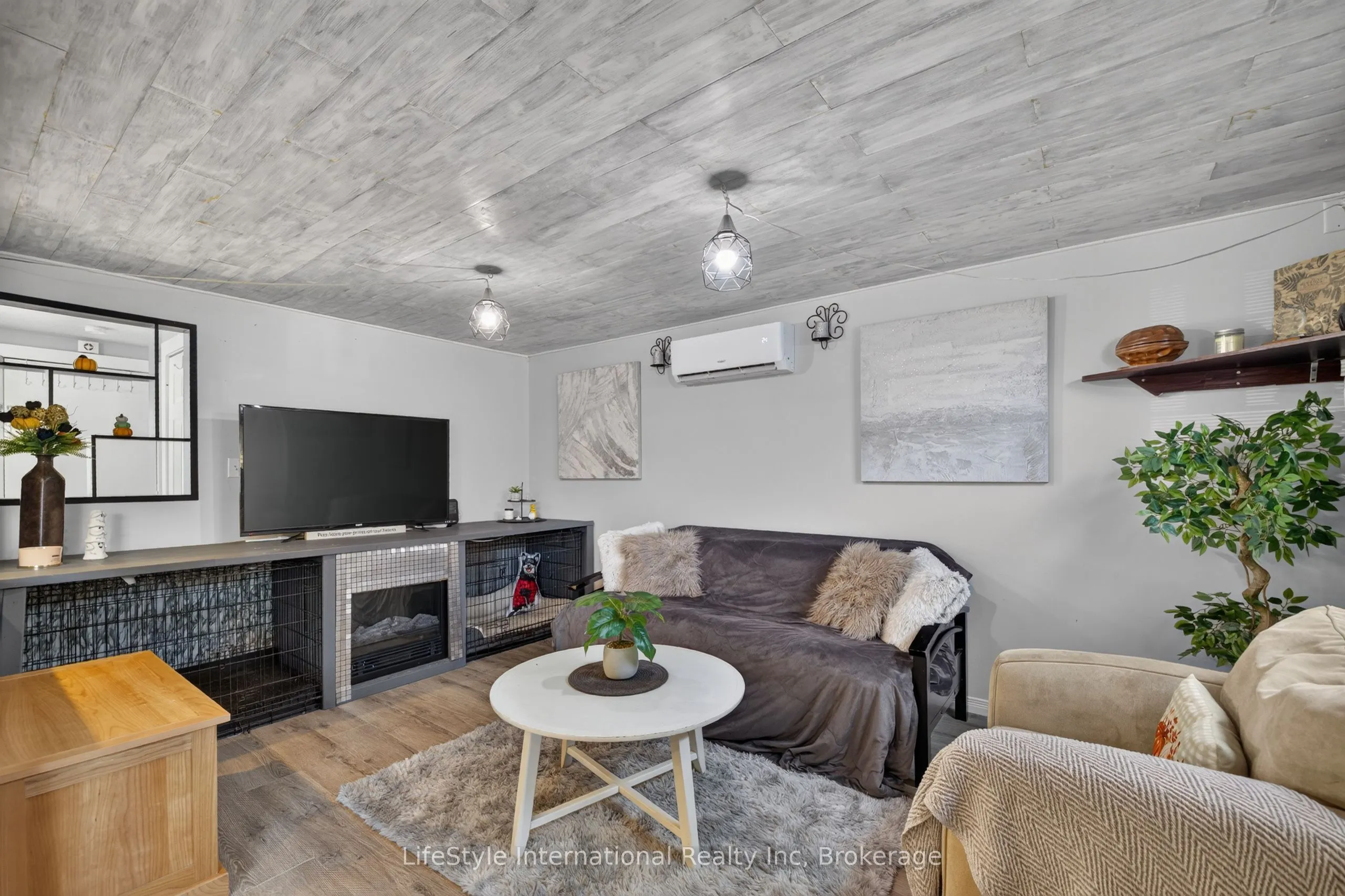 18 Camrose Court