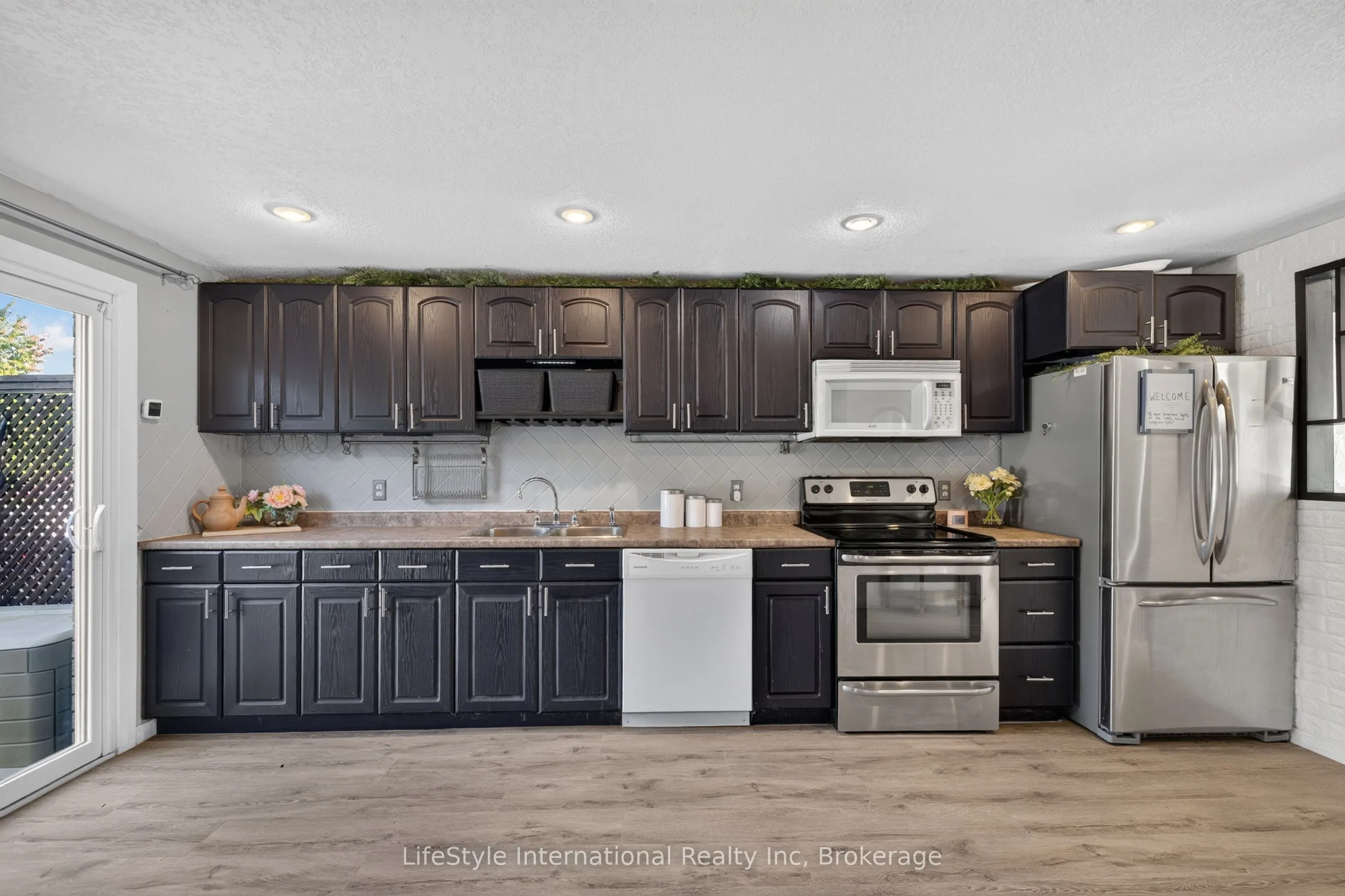 18 Camrose Court