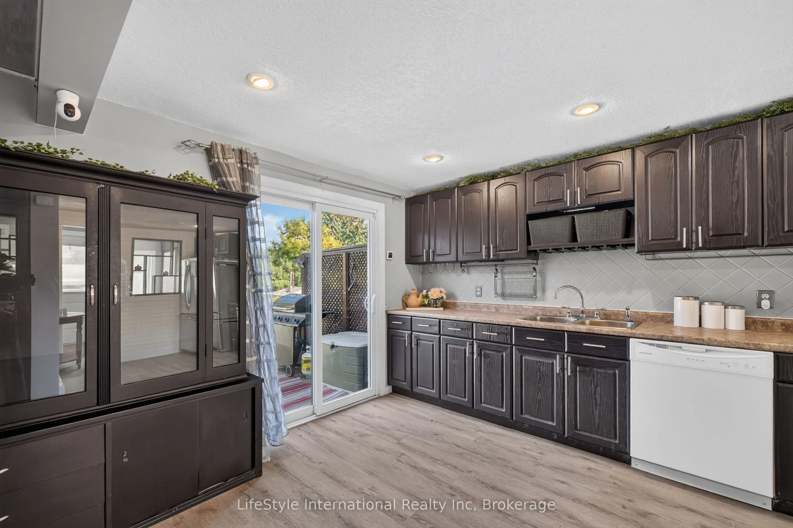 18 Camrose Court