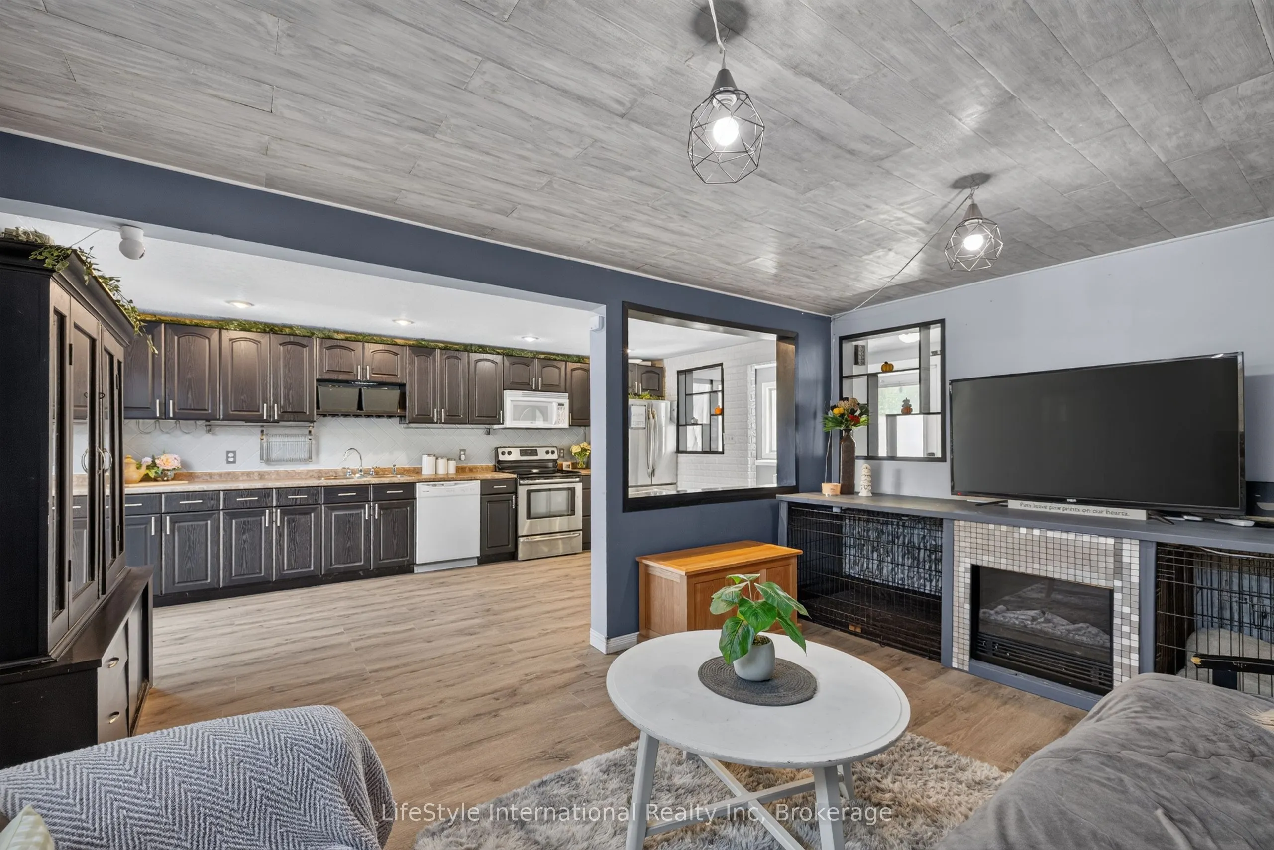 18 Camrose Court